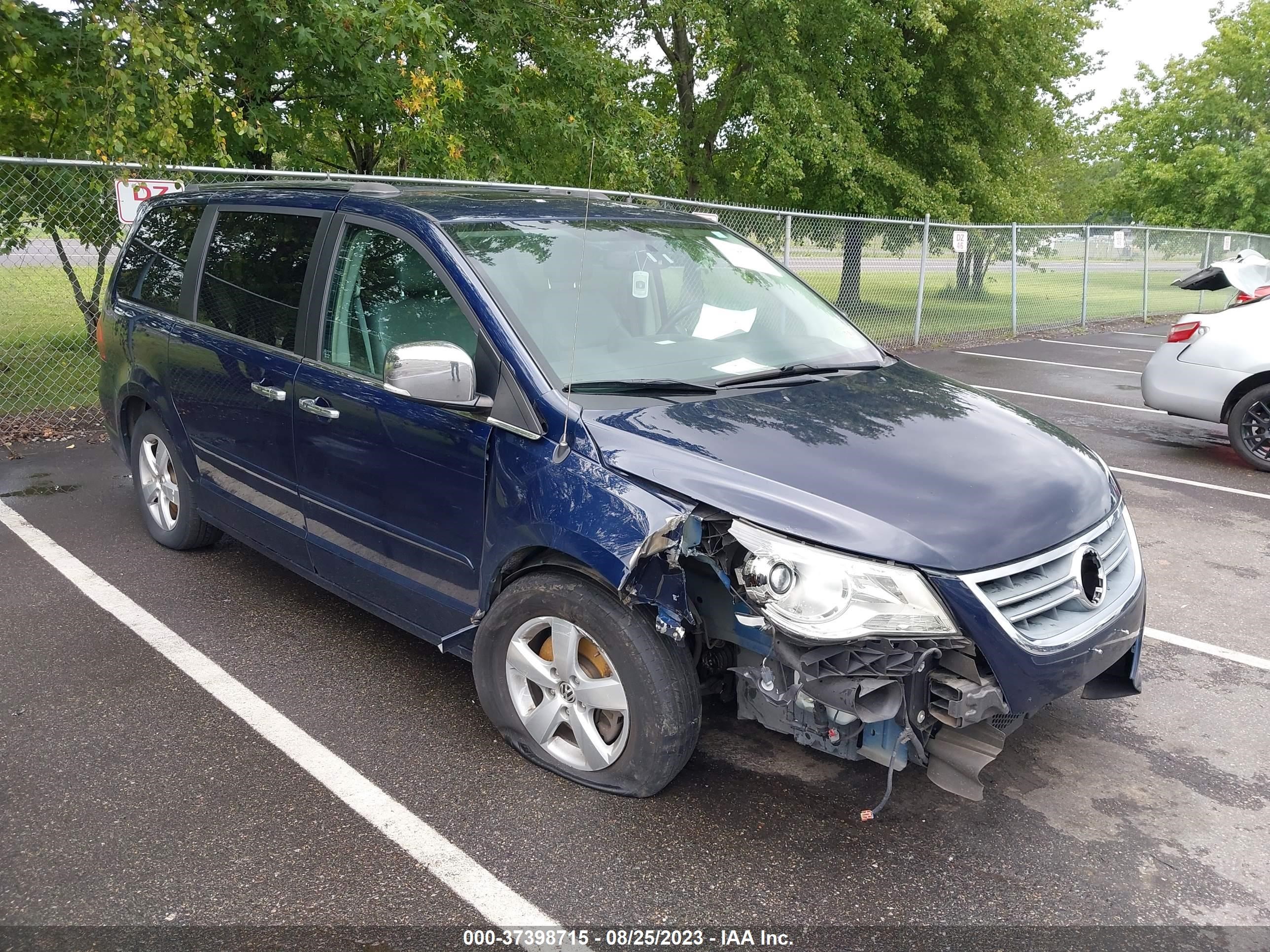 Photo 0 VIN: 2C4RVADG5ER135171 - VOLKSWAGEN ROUTAN 