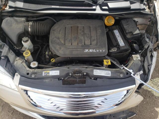 Photo 6 VIN: 2C7WC1CG2GR247281 - CHRYSLER TOWN & COU 