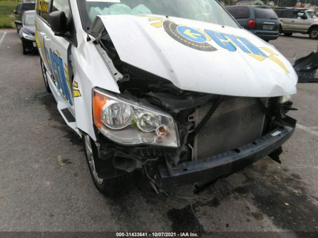 Photo 5 VIN: 2C7WDGBG9JR361500 - DODGE GRAND CARAVAN 