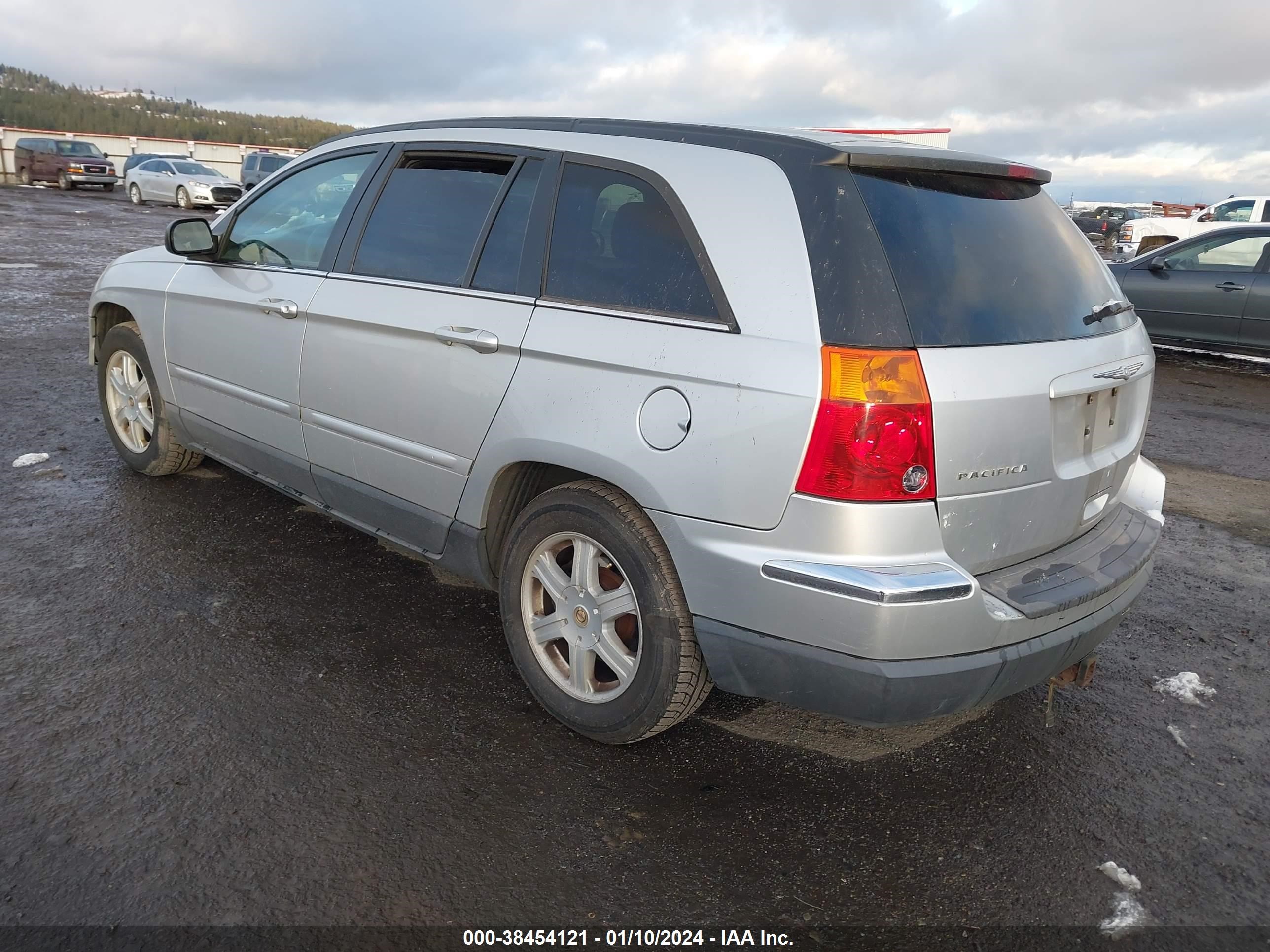 Photo 2 VIN: 2C8GF68404R176516 - CHRYSLER PACIFICA 