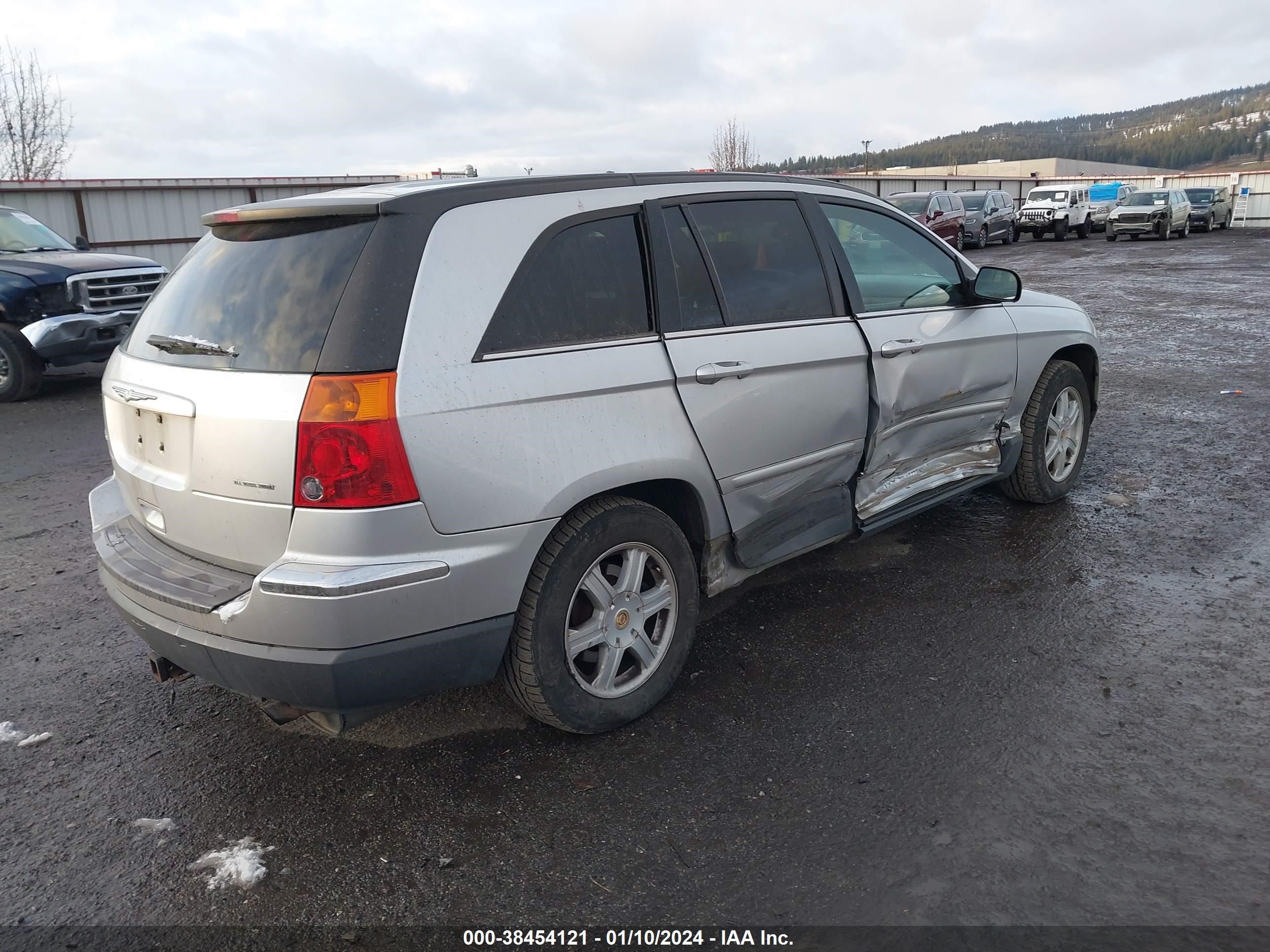 Photo 3 VIN: 2C8GF68404R176516 - CHRYSLER PACIFICA 