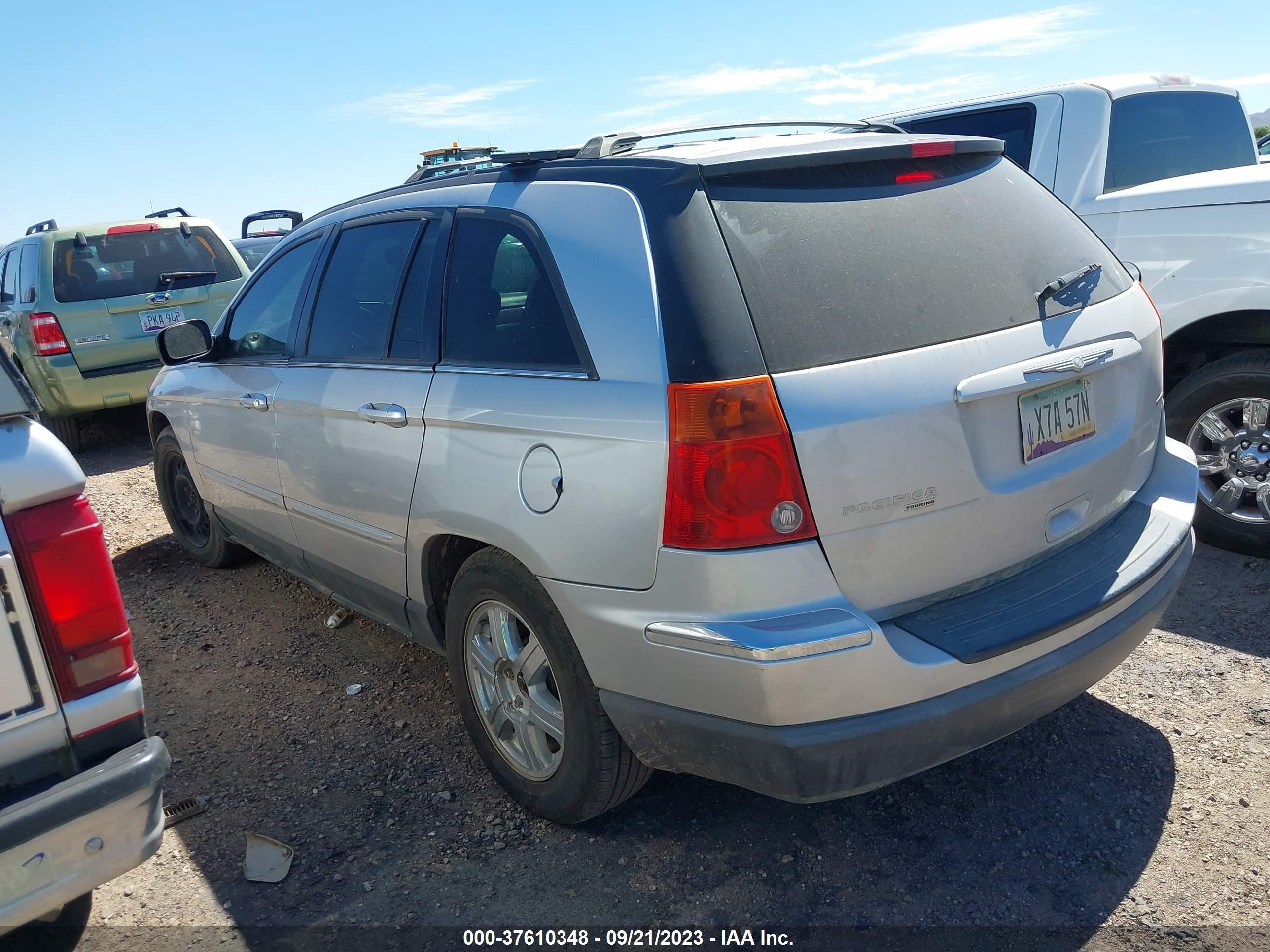 Photo 2 VIN: 2C8GF68415R648272 - CHRYSLER PACIFICA 