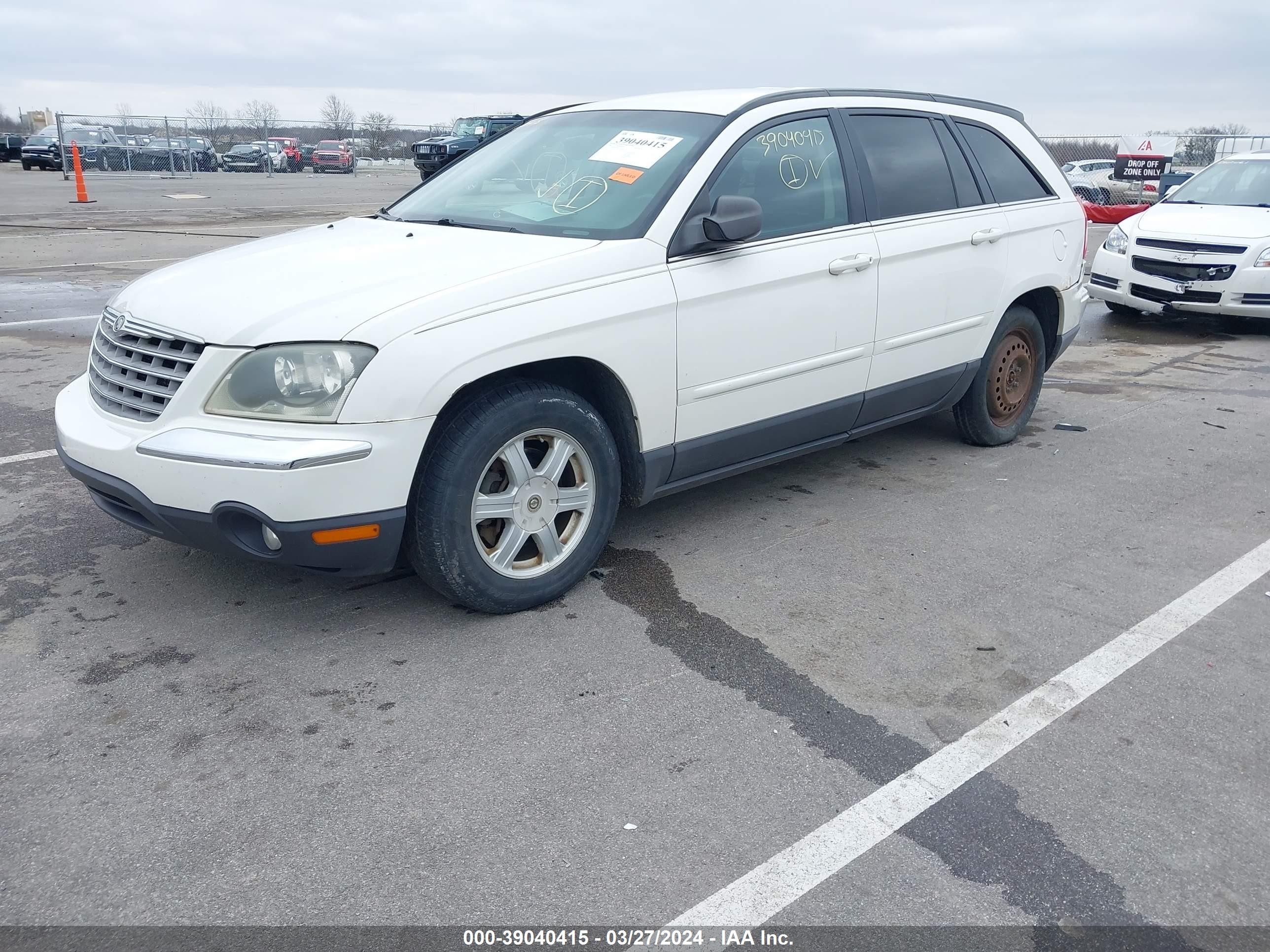 Photo 1 VIN: 2C8GF68444R620724 - CHRYSLER PACIFICA 