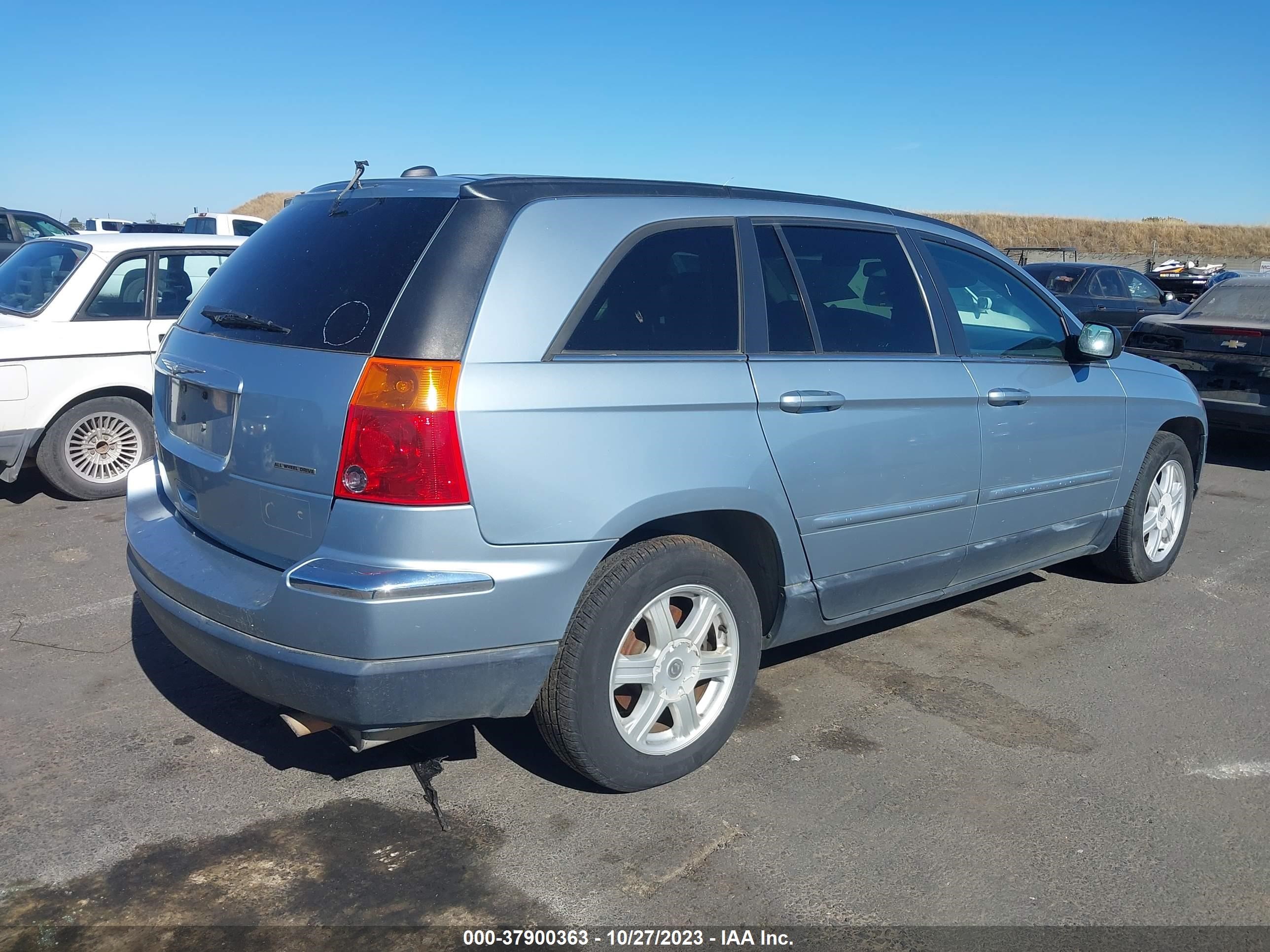 Photo 3 VIN: 2C8GF68485R339589 - CHRYSLER PACIFICA 