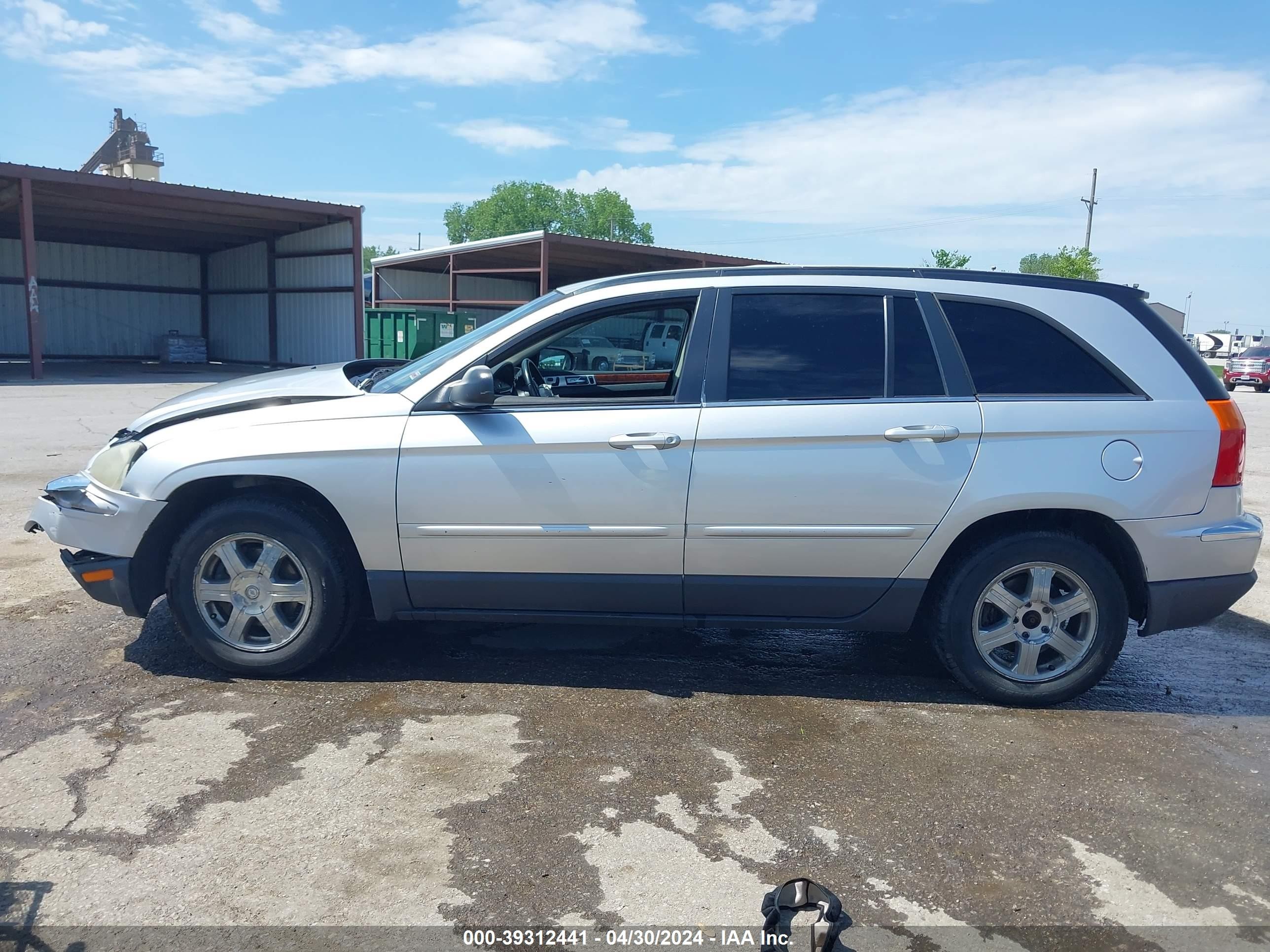 Photo 14 VIN: 2C8GF68495R455111 - CHRYSLER PACIFICA 