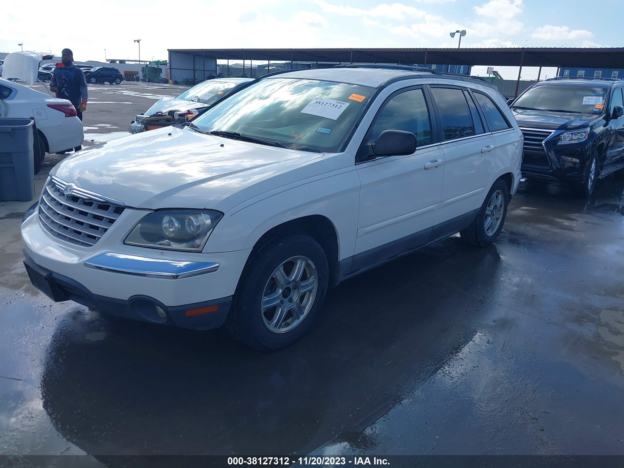 Photo 1 VIN: 2C8GM68404R307644 - CHRYSLER PACIFICA 