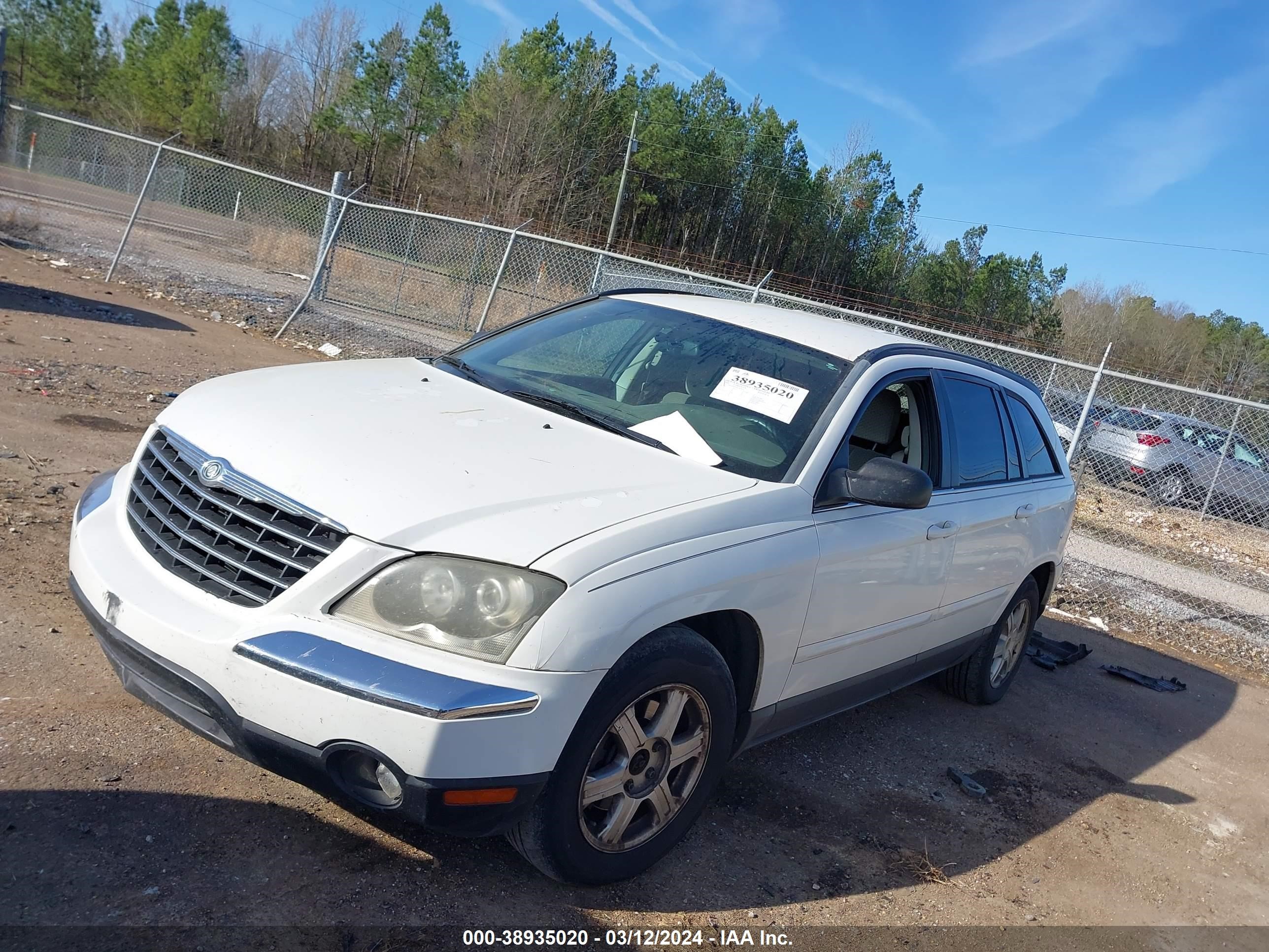 Photo 1 VIN: 2C8GM68464R387354 - CHRYSLER PACIFICA 