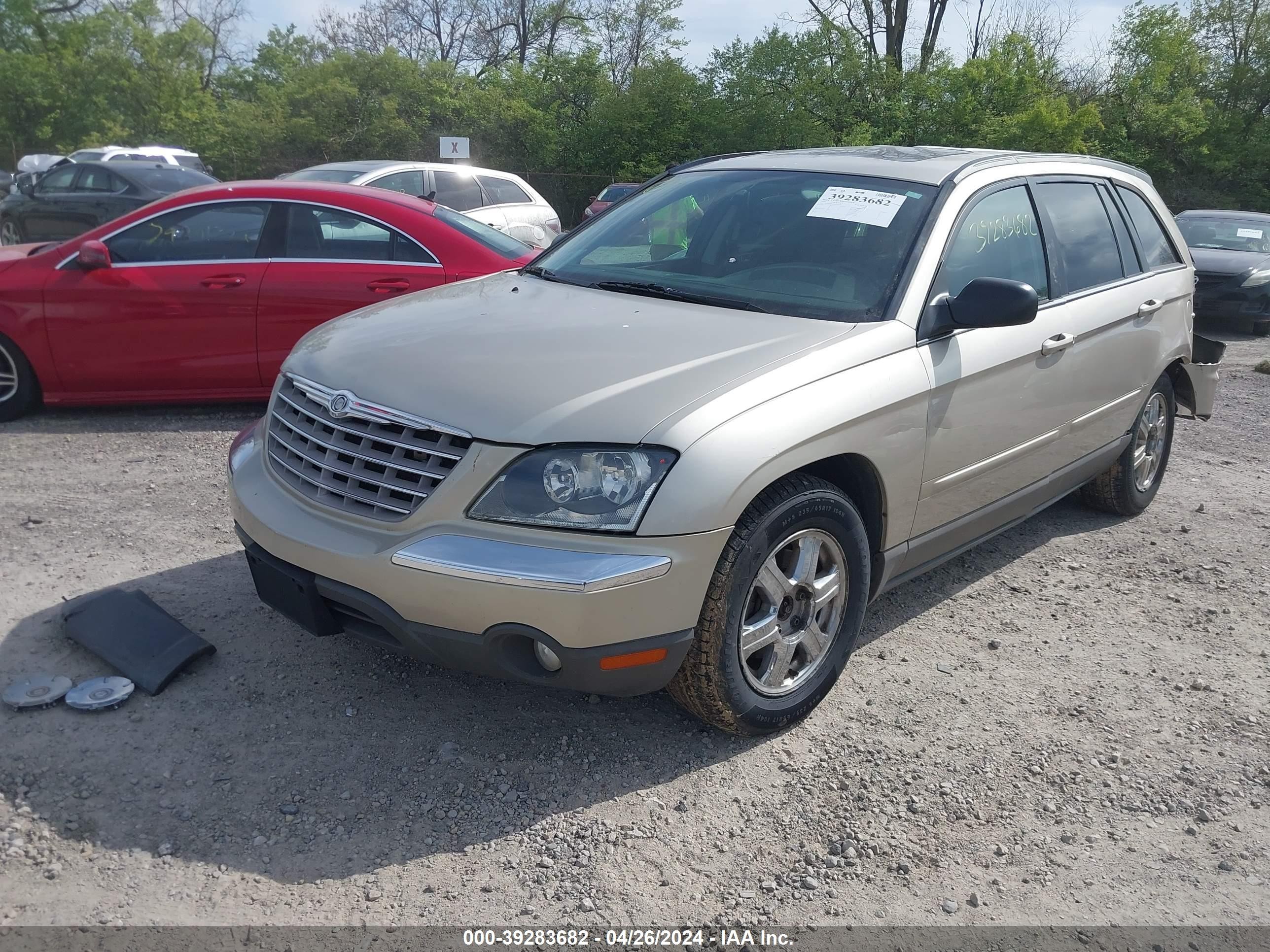 Photo 1 VIN: 2C8GM684X4R636819 - CHRYSLER PACIFICA 