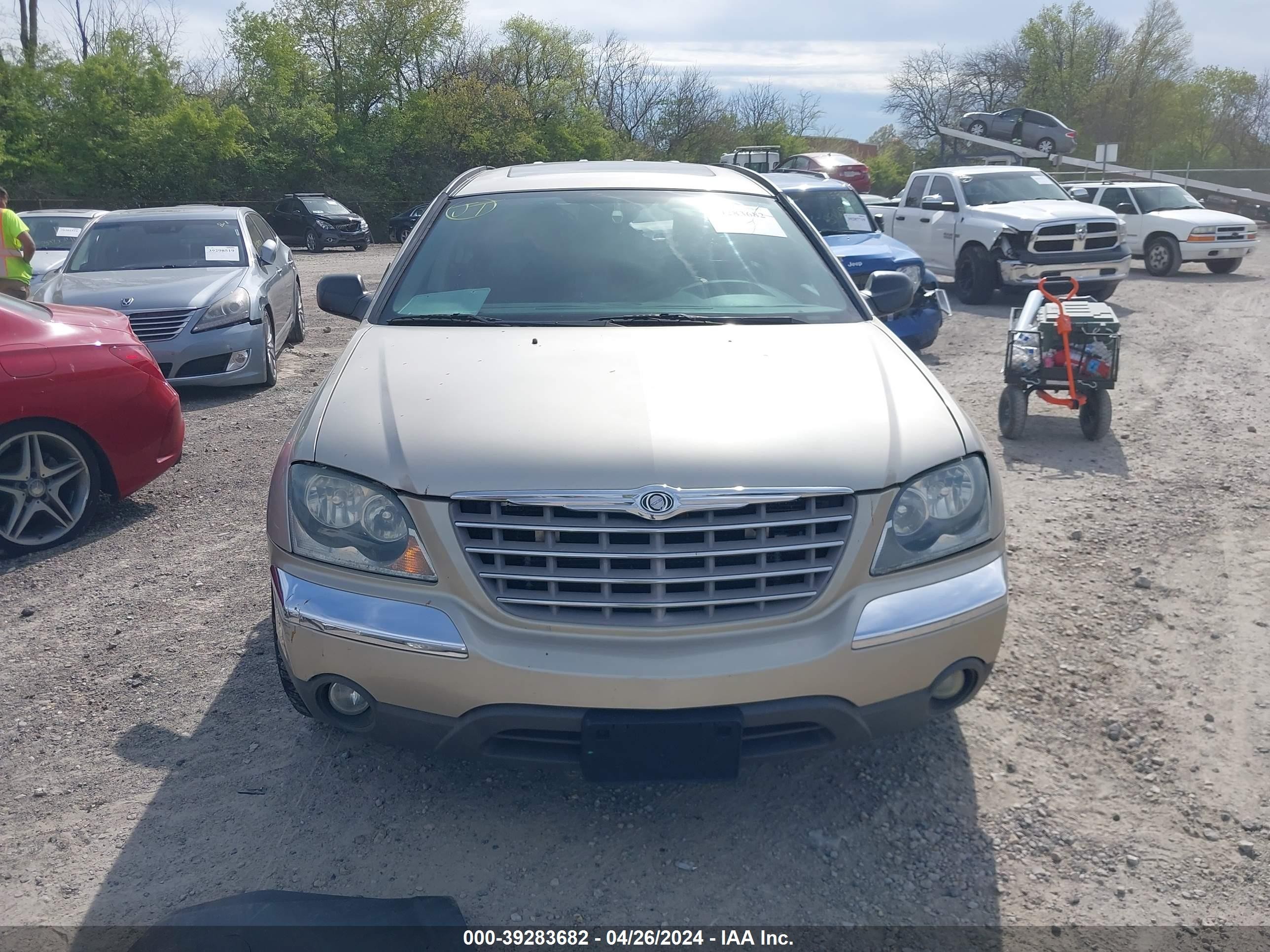 Photo 12 VIN: 2C8GM684X4R636819 - CHRYSLER PACIFICA 