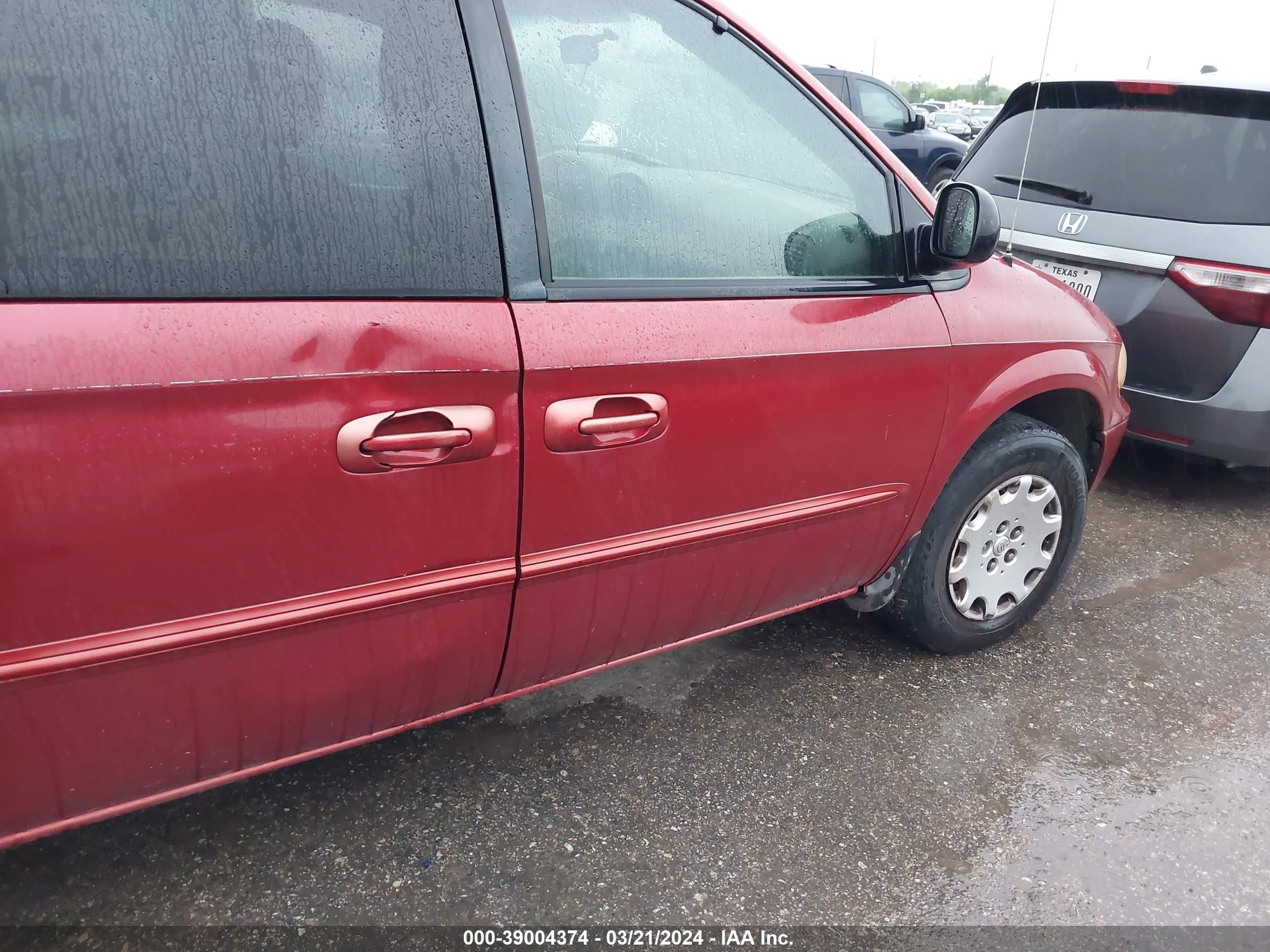 Photo 12 VIN: 2C8GP24353R293039 - CHRYSLER TOWN & COUNTRY 