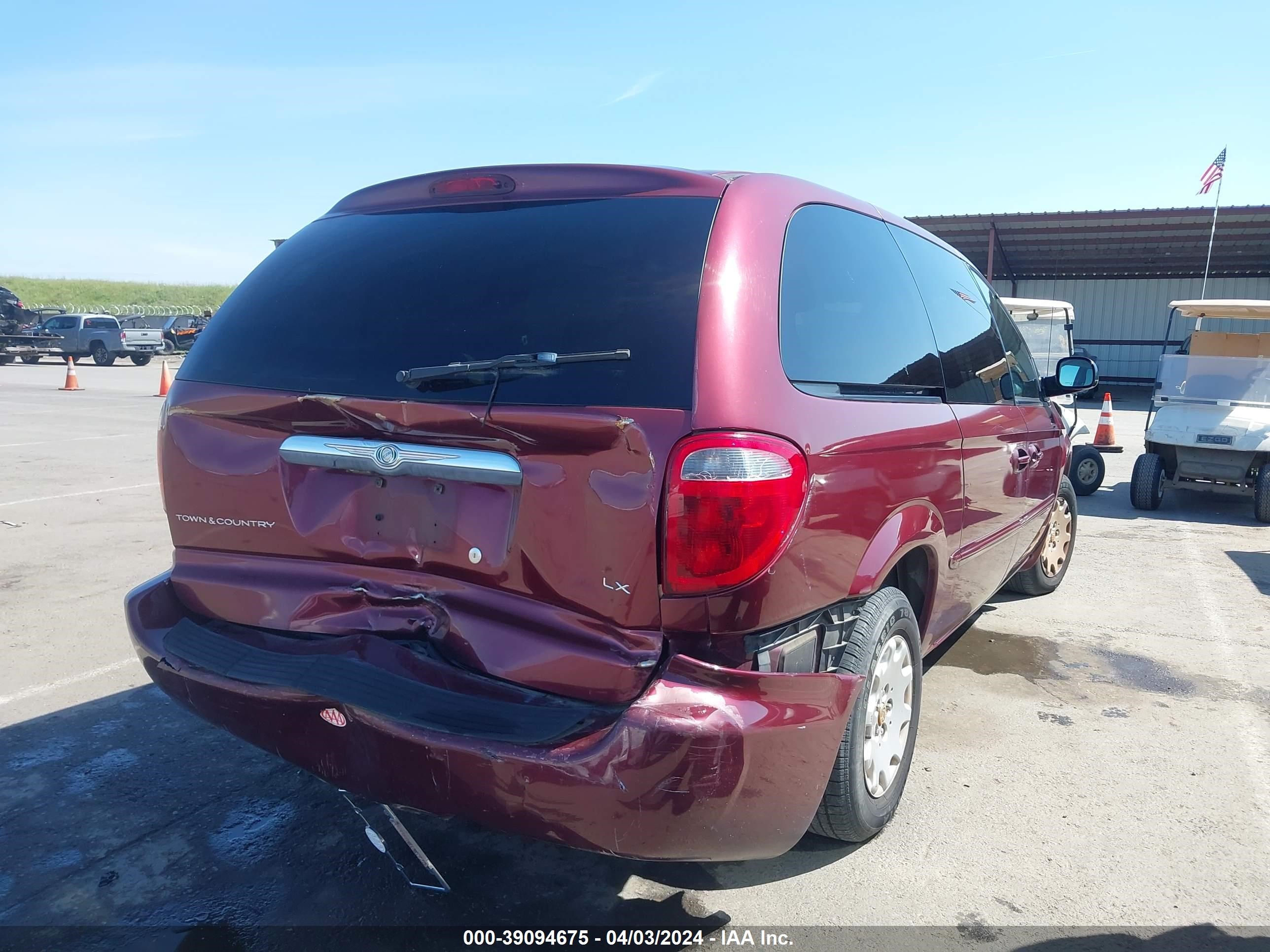 Photo 3 VIN: 2C8GP44312R620238 - CHRYSLER TOWN & COUNTRY 