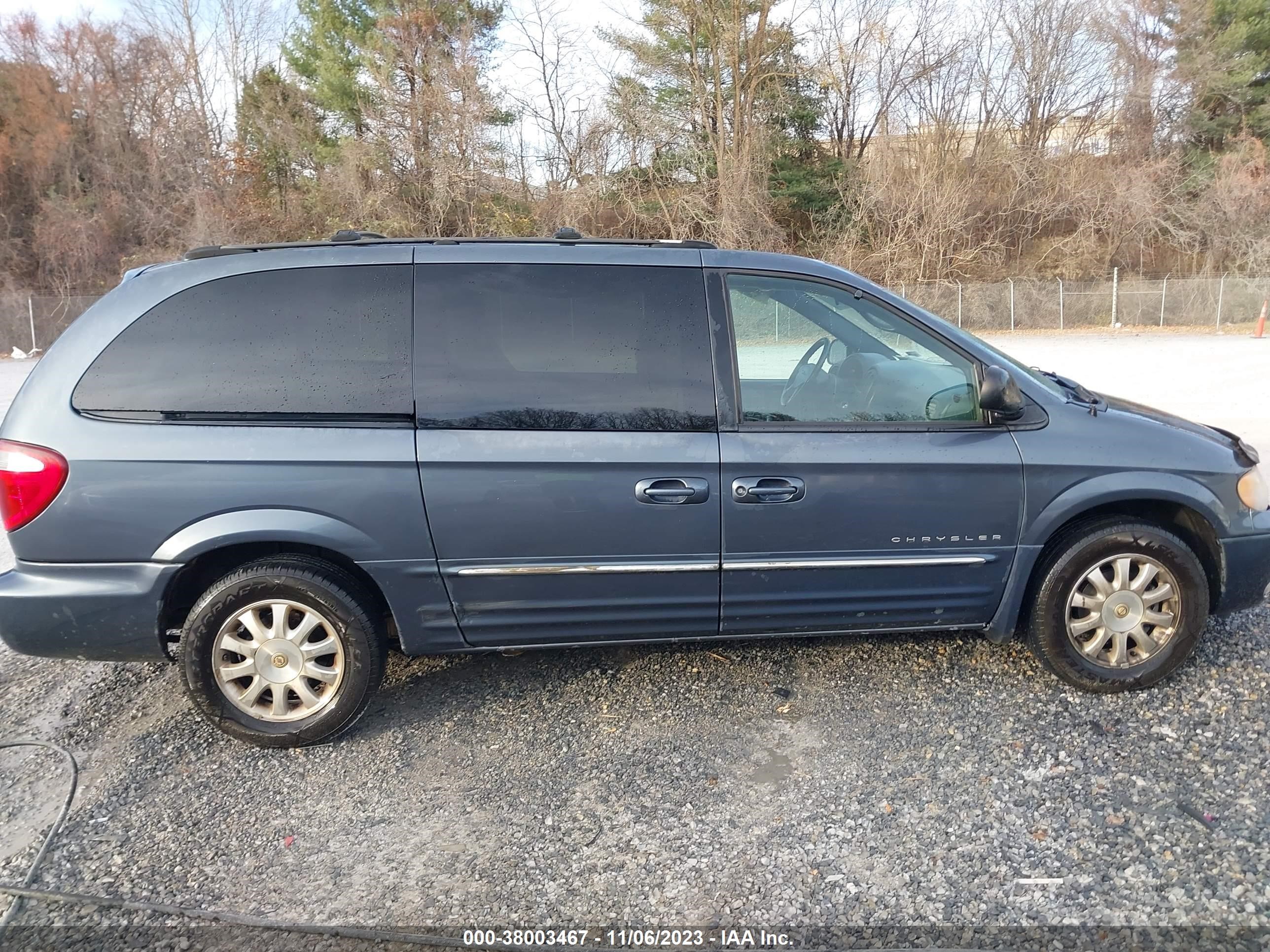 Photo 12 VIN: 2C8GP54L51R244020 - CHRYSLER TOWN & COUNTRY 