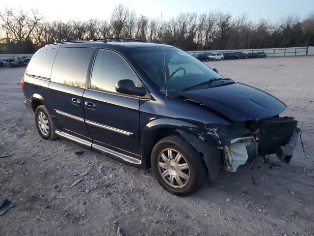 Photo 3 VIN: 2C8GP54L65R275752 - CHRYSLER TOWN & COU 