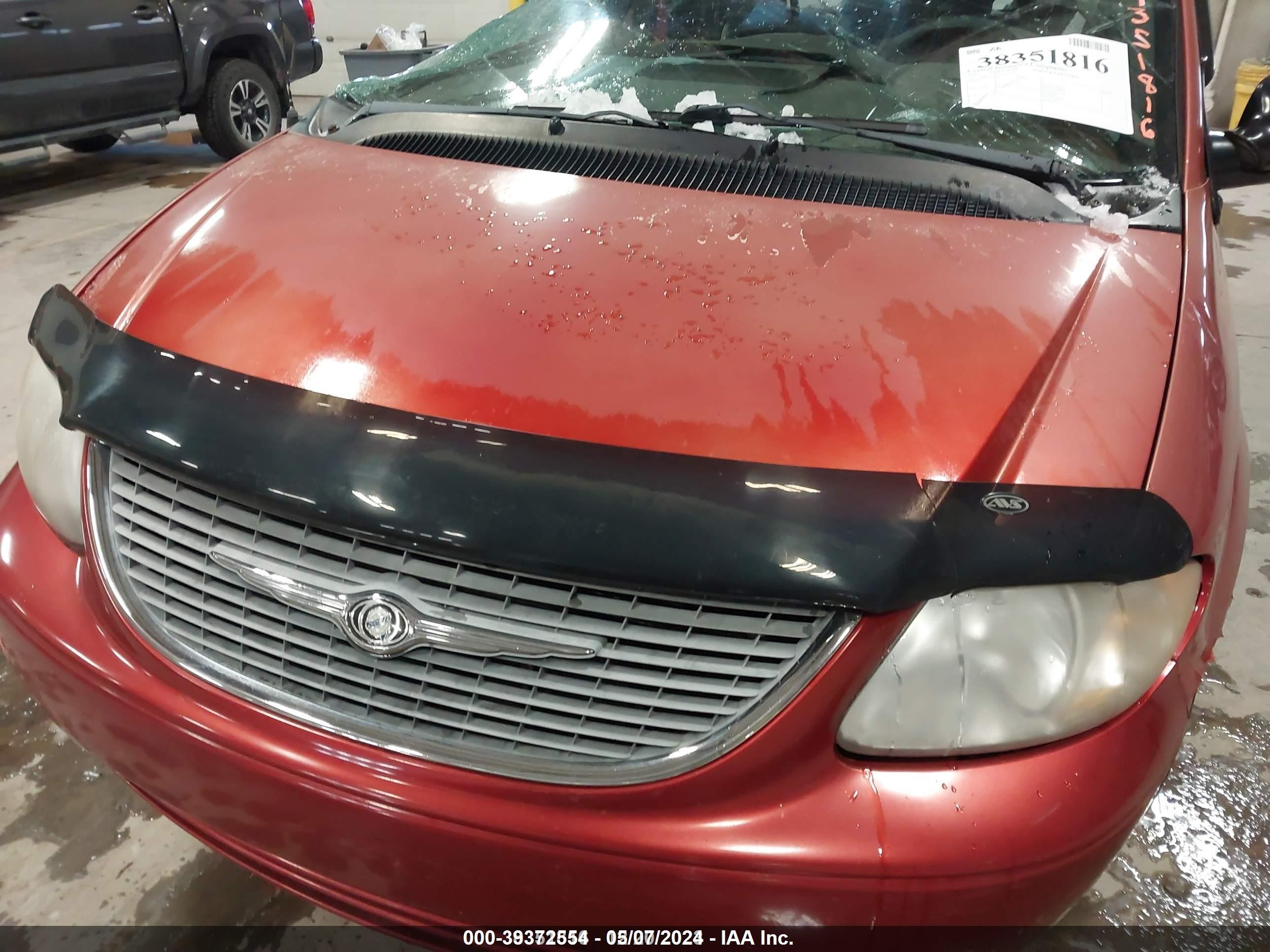 Photo 10 VIN: 2C8GP54LX2R553418 - CHRYSLER TOWN & COUNTRY 