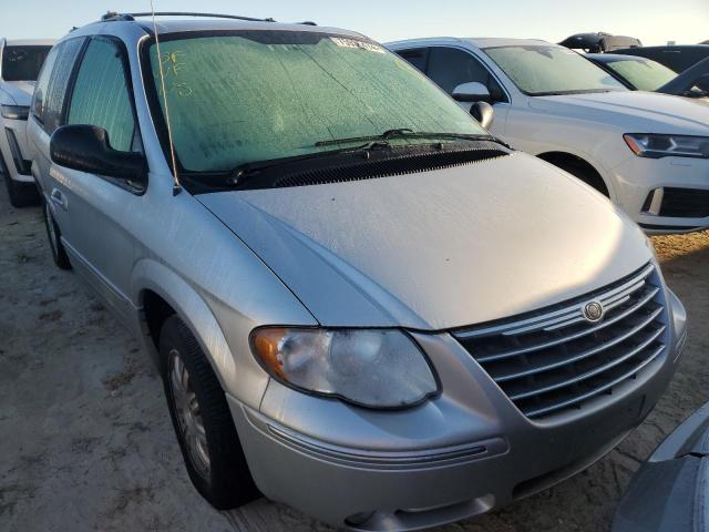 Photo 4 VIN: 2C8GP54LX5R144744 - CHRYSLER TOWN & COU 