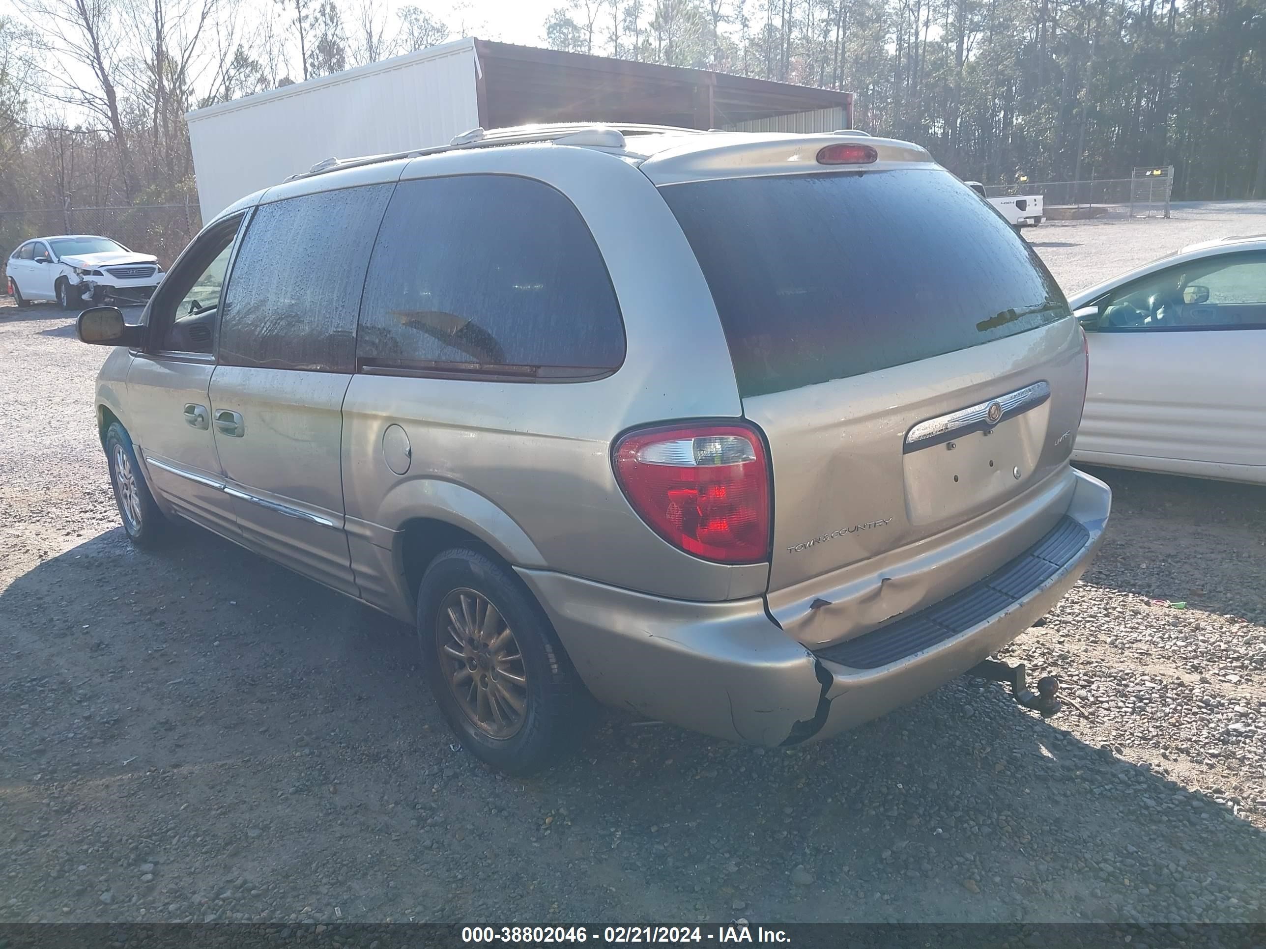 Photo 2 VIN: 2C8GP64L02R645157 - CHRYSLER TOWN & COUNTRY 