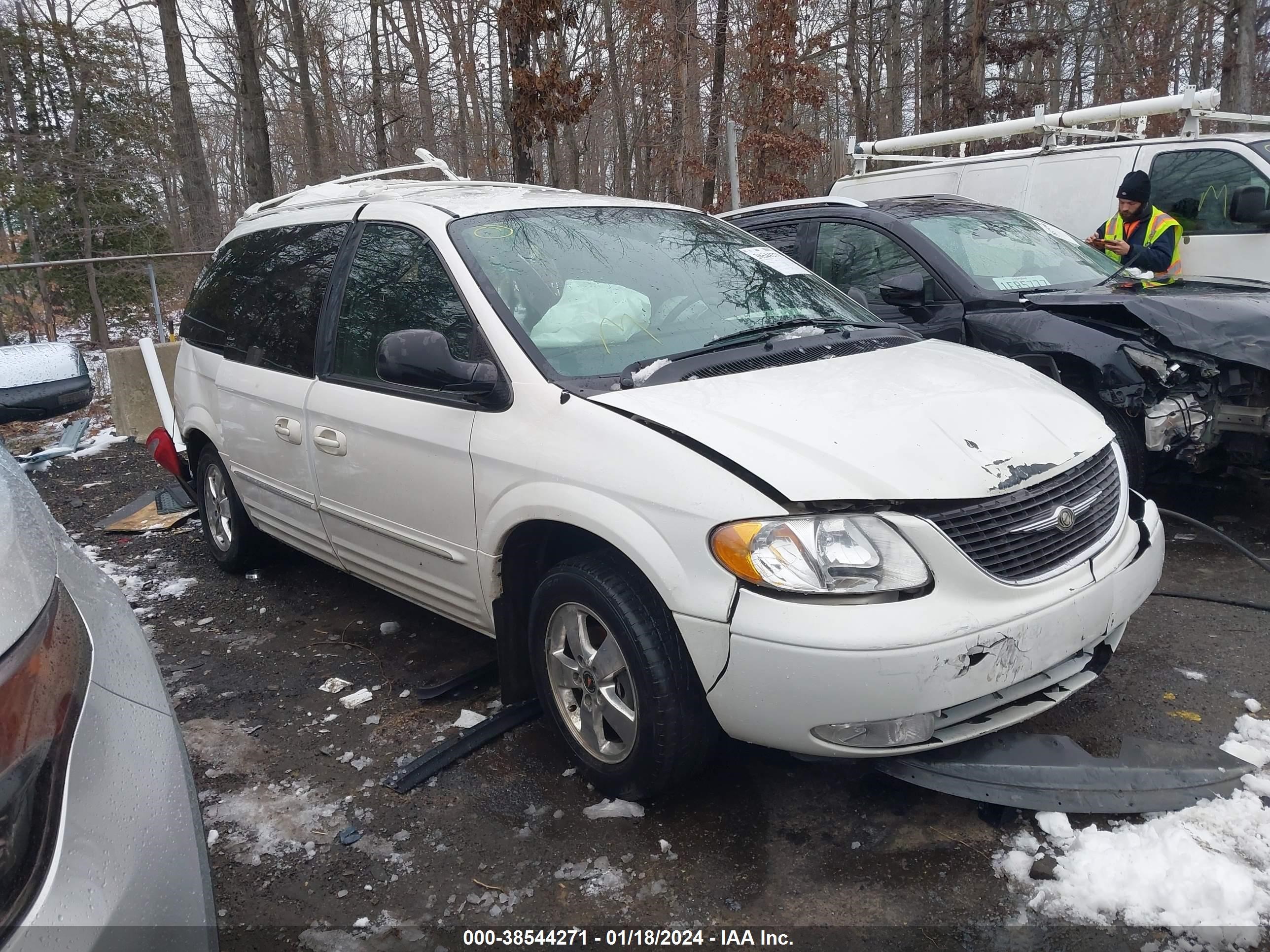 Photo 0 VIN: 2C8GP64L03R161880 - CHRYSLER TOWN & COUNTRY 