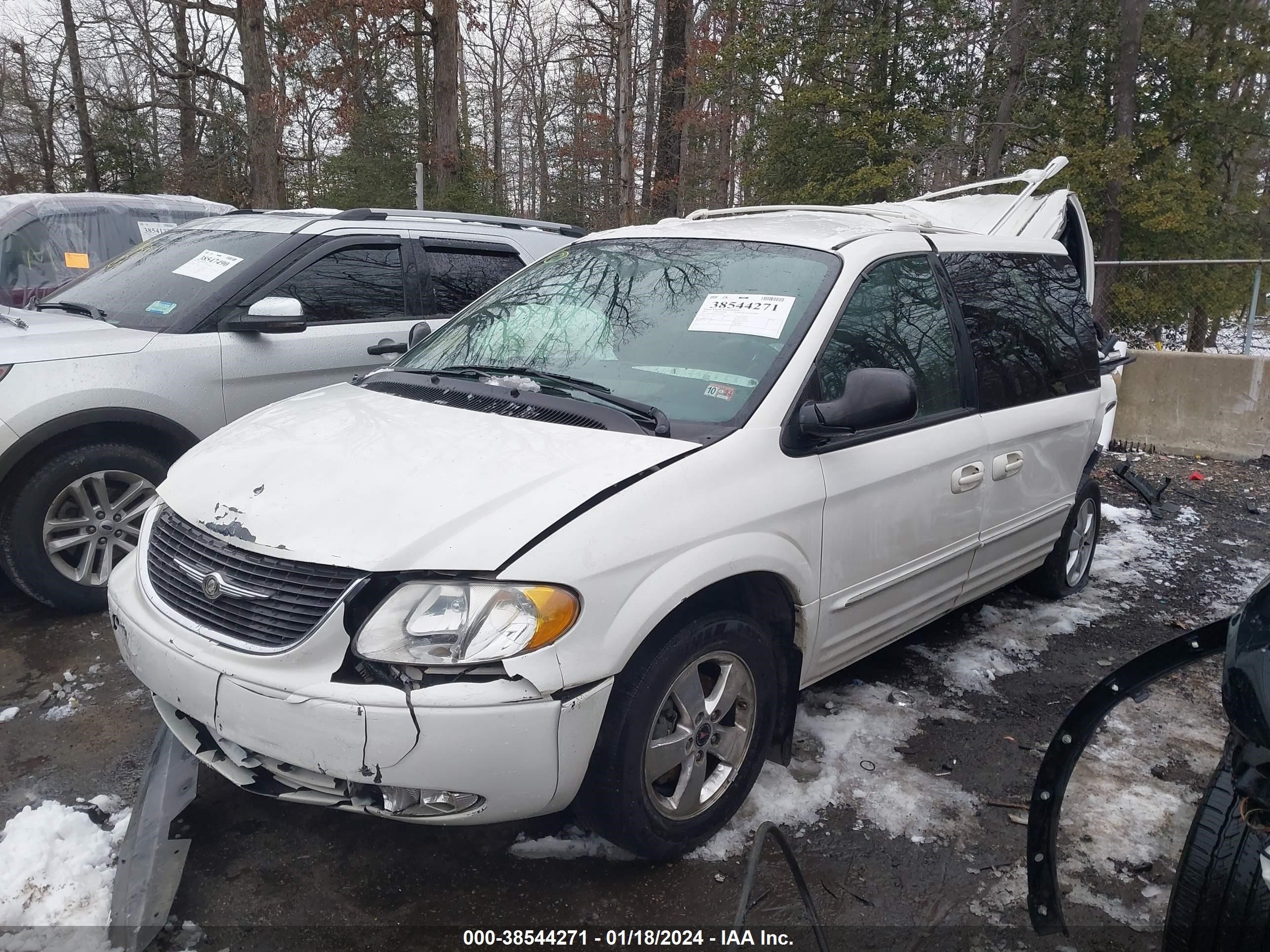 Photo 1 VIN: 2C8GP64L03R161880 - CHRYSLER TOWN & COUNTRY 