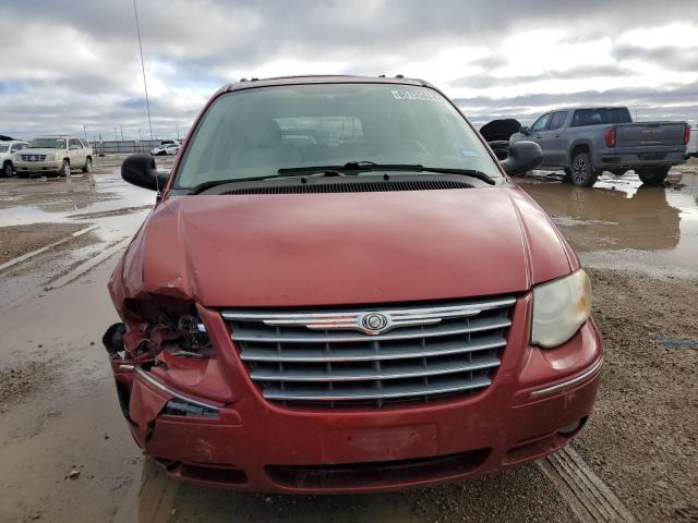 Photo 4 VIN: 2C8GP64L05R310663 - CHRYSLER TOWN & COU 