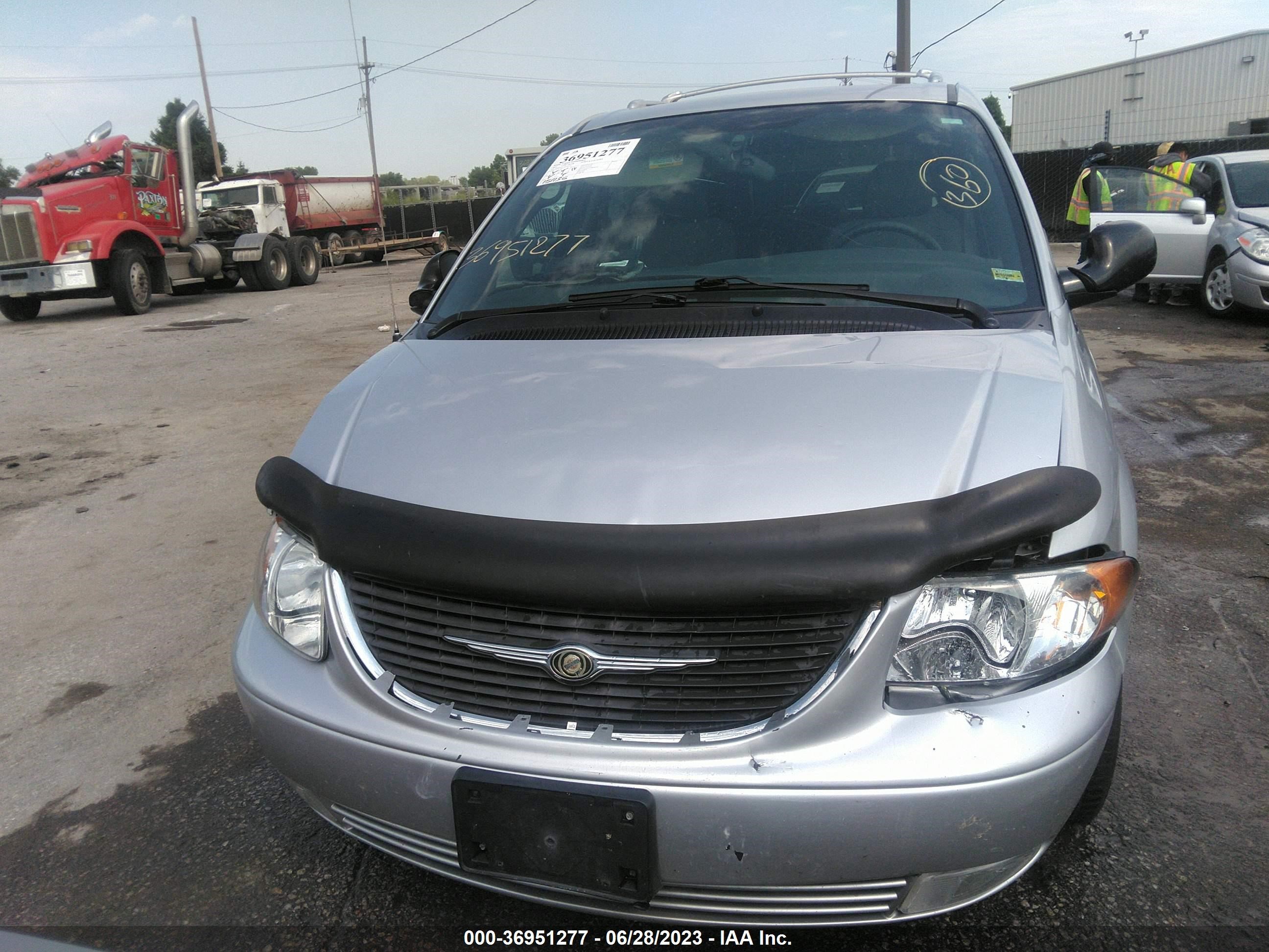 Photo 11 VIN: 2C8GP64L14R540209 - CHRYSLER TOWN & COUNTRY 