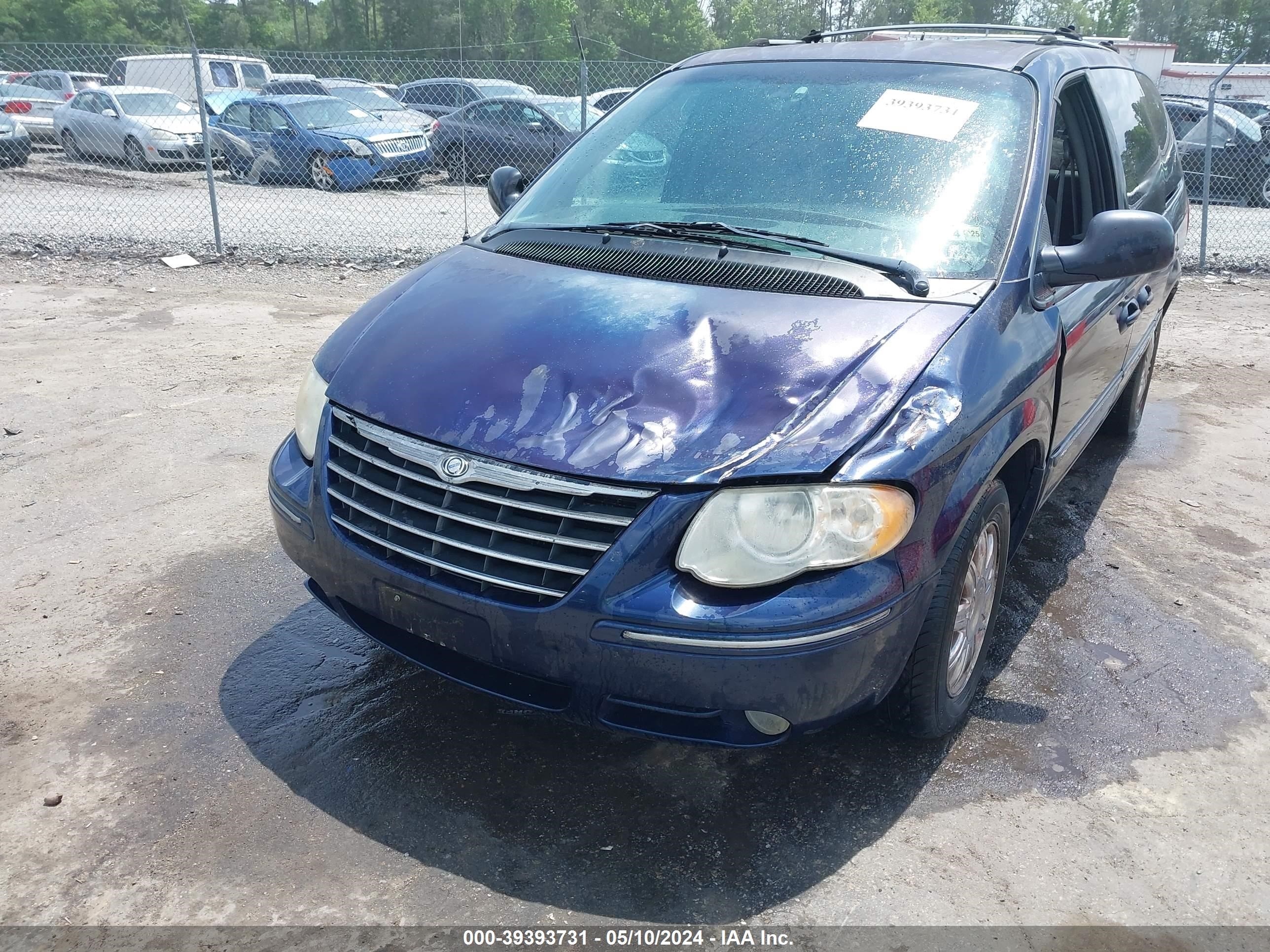 Photo 5 VIN: 2C8GP64L35R165540 - CHRYSLER TOWN & COUNTRY 