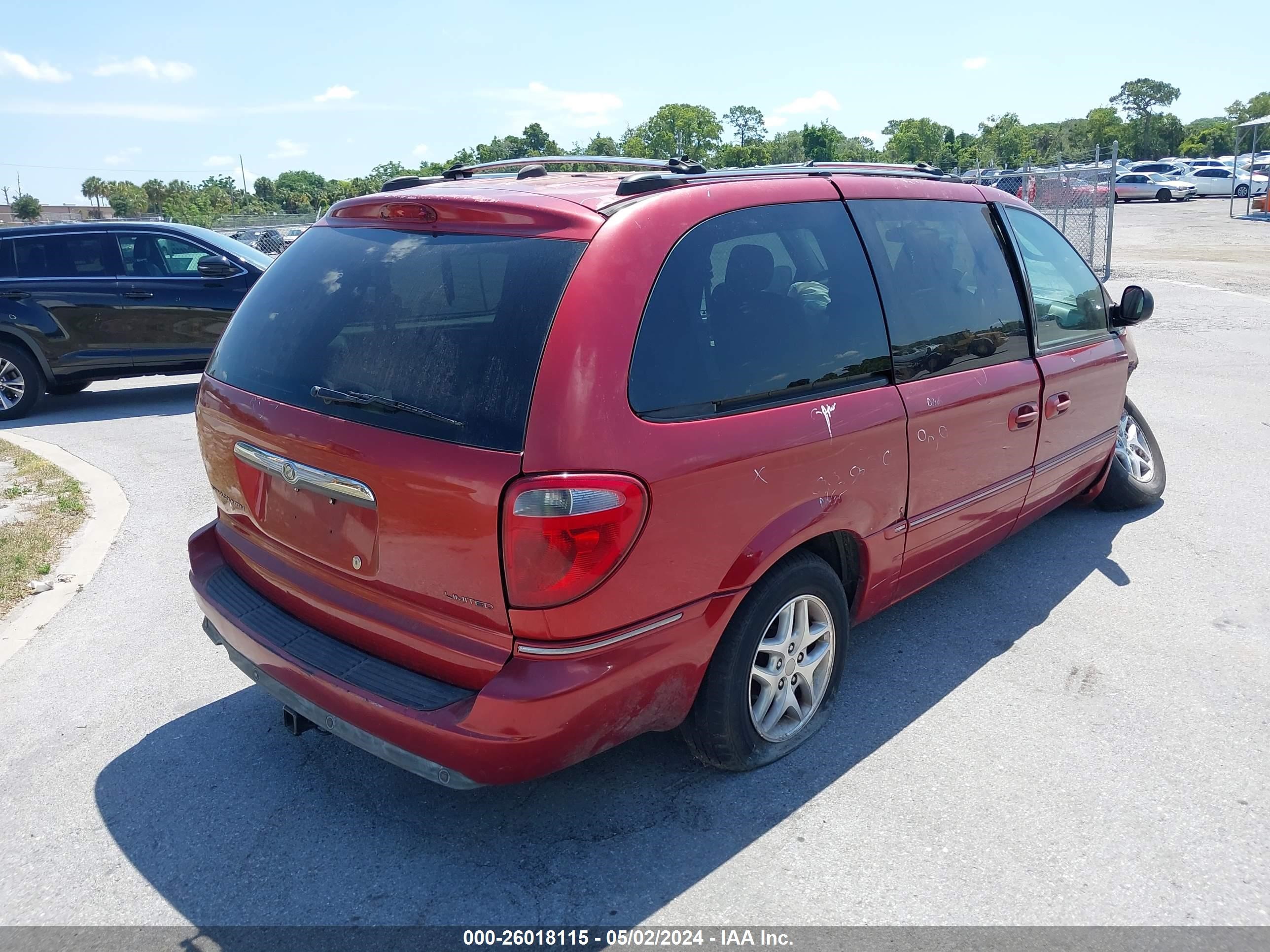 Photo 3 VIN: 2C8GP64L35R243637 - CHRYSLER TOWN & COUNTRY 