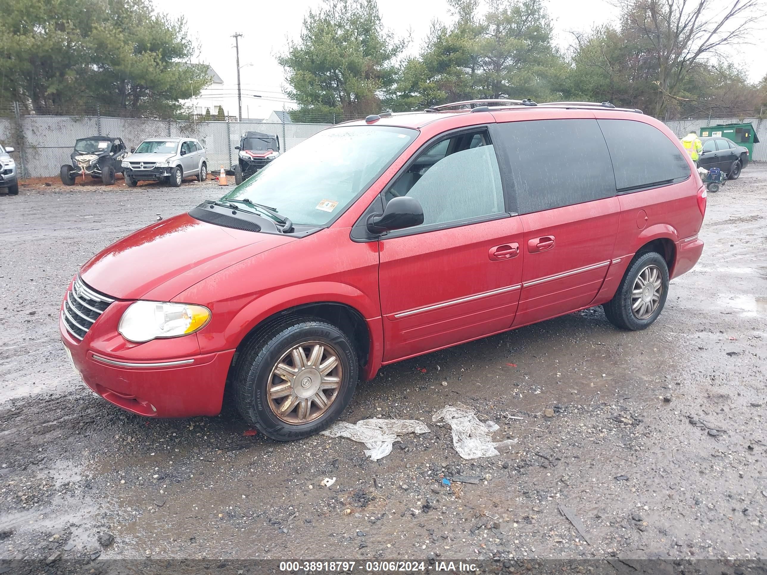 Photo 1 VIN: 2C8GP64L35R390976 - CHRYSLER TOWN & COUNTRY 