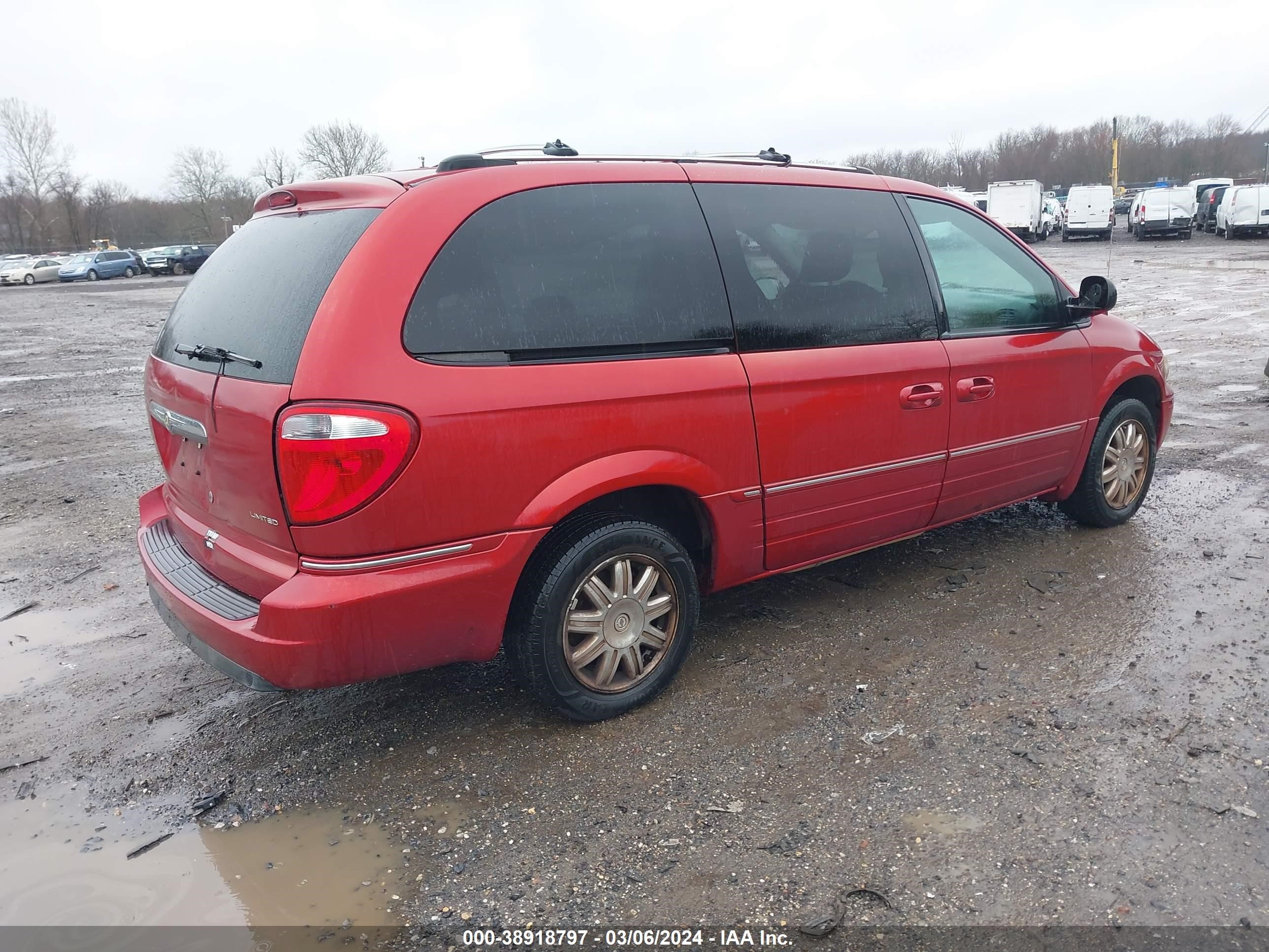 Photo 3 VIN: 2C8GP64L35R390976 - CHRYSLER TOWN & COUNTRY 