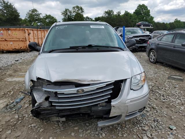 Photo 4 VIN: 2C8GP64L45R508260 - CHRYSLER MINIVAN 