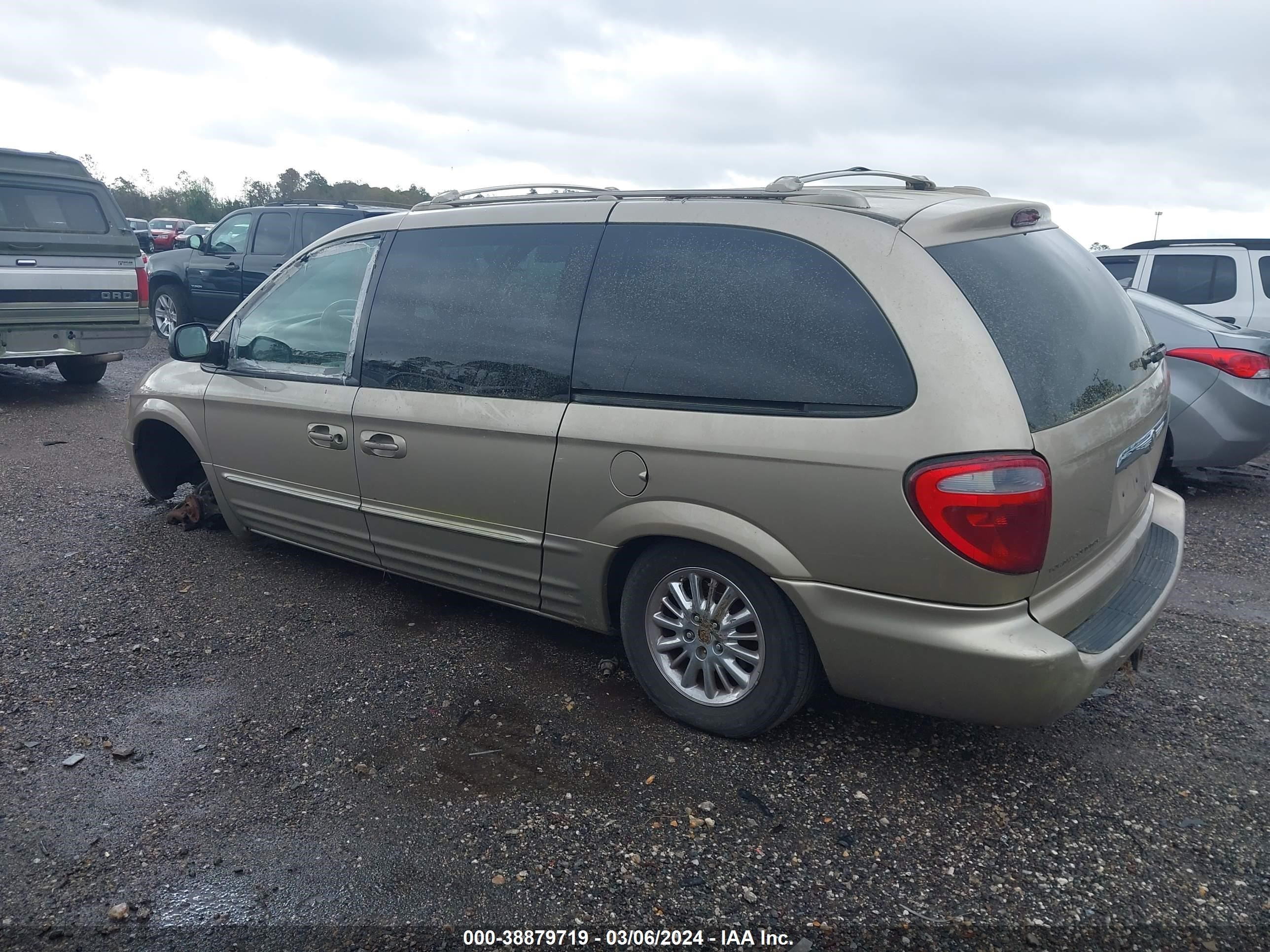 Photo 2 VIN: 2C8GP64L72R621924 - CHRYSLER TOWN & COUNTRY 