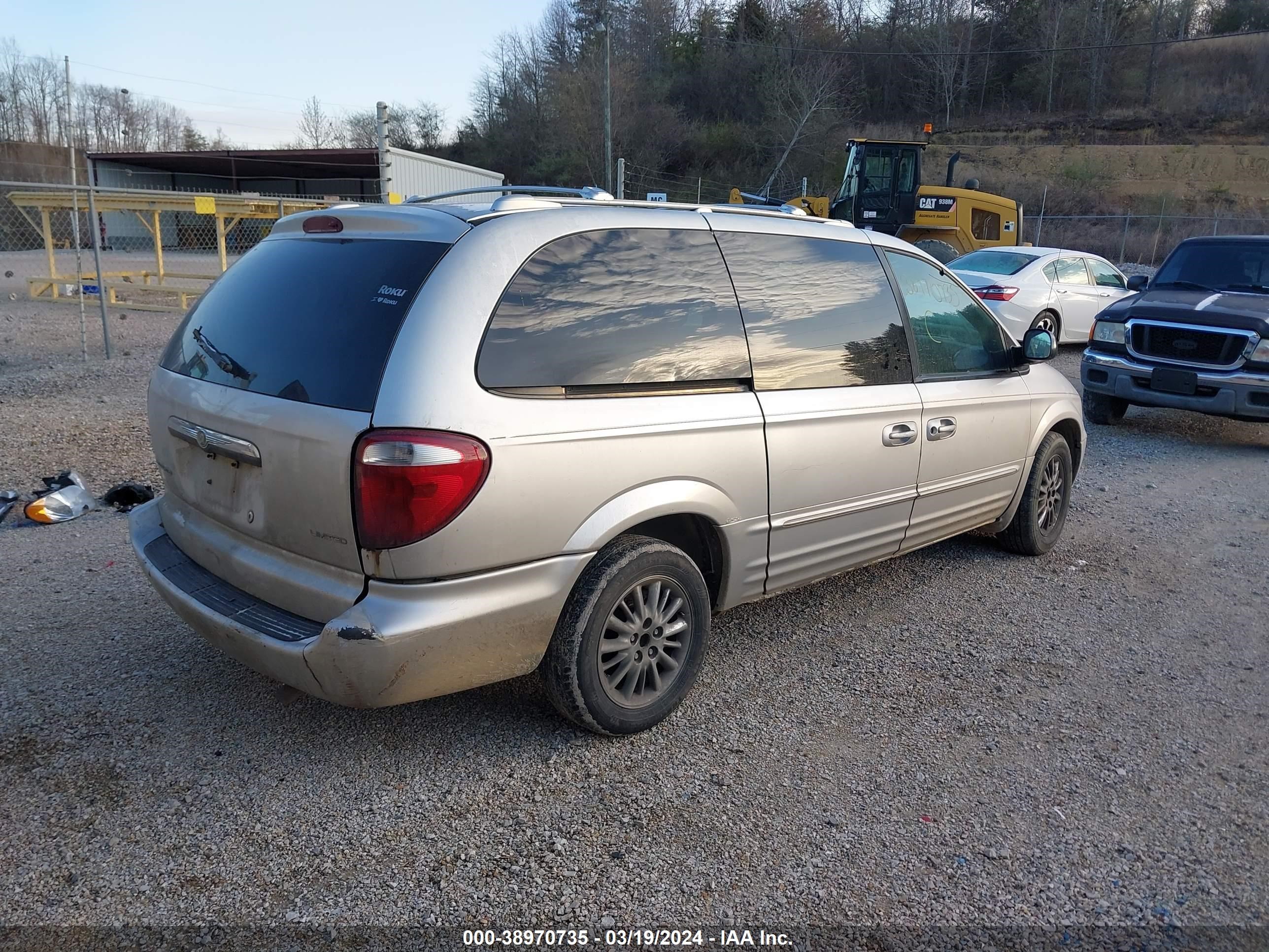 Photo 3 VIN: 2C8GP64L82R738718 - CHRYSLER TOWN & COUNTRY 