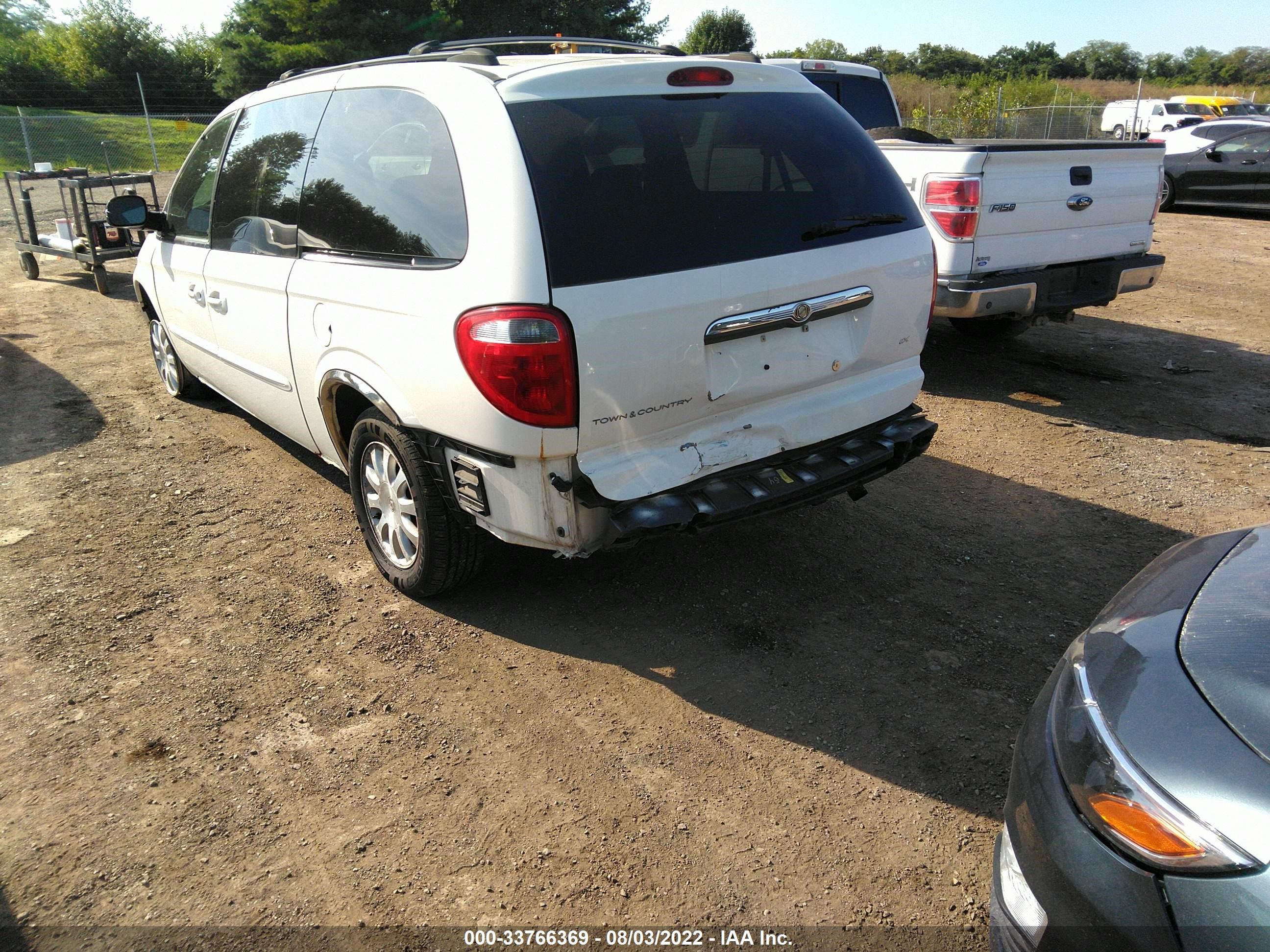 Photo 5 VIN: 2C8GP74L03R137293 - CHRYSLER TOWN & COUNTRY 