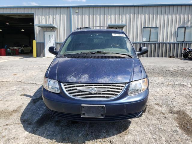 Photo 4 VIN: 2C8GP74L61R324020 - CHRYSLER TOWN & COU 