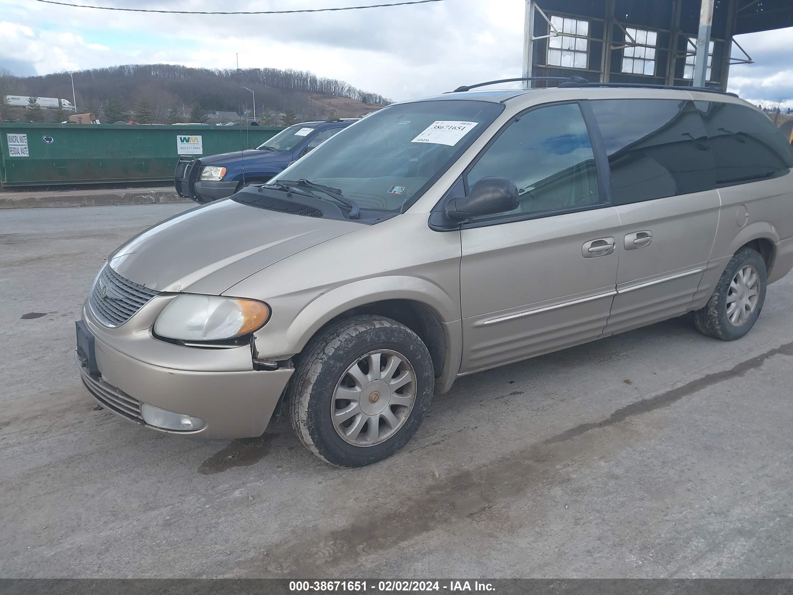 Photo 1 VIN: 2C8GT54L72R573993 - CHRYSLER TOWN & COUNTRY 