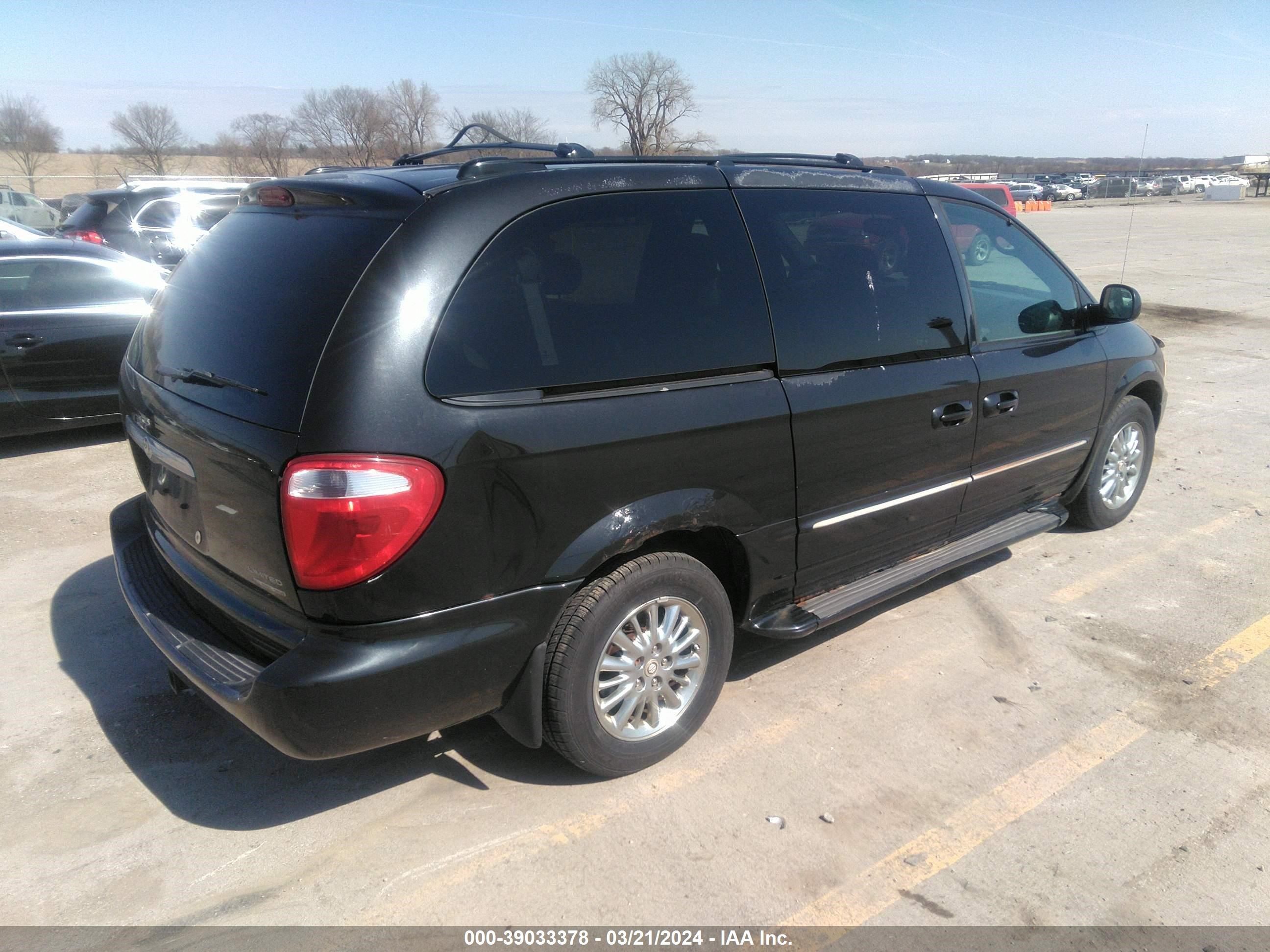 Photo 3 VIN: 2C8GT64L74R519957 - CHRYSLER TOWN & COUNTRY 