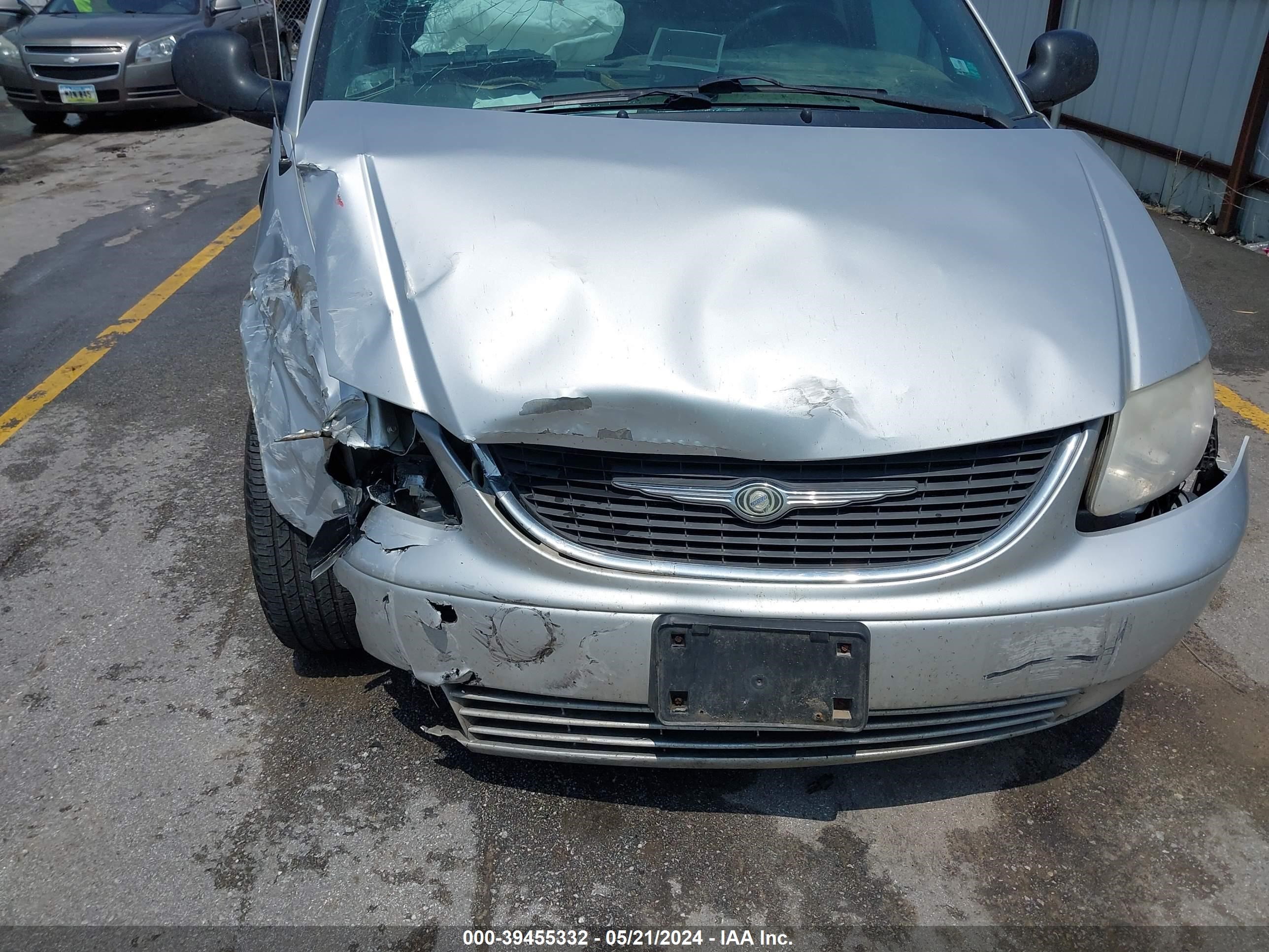 Photo 11 VIN: 2C8GT64L74R521904 - CHRYSLER TOWN & COUNTRY 