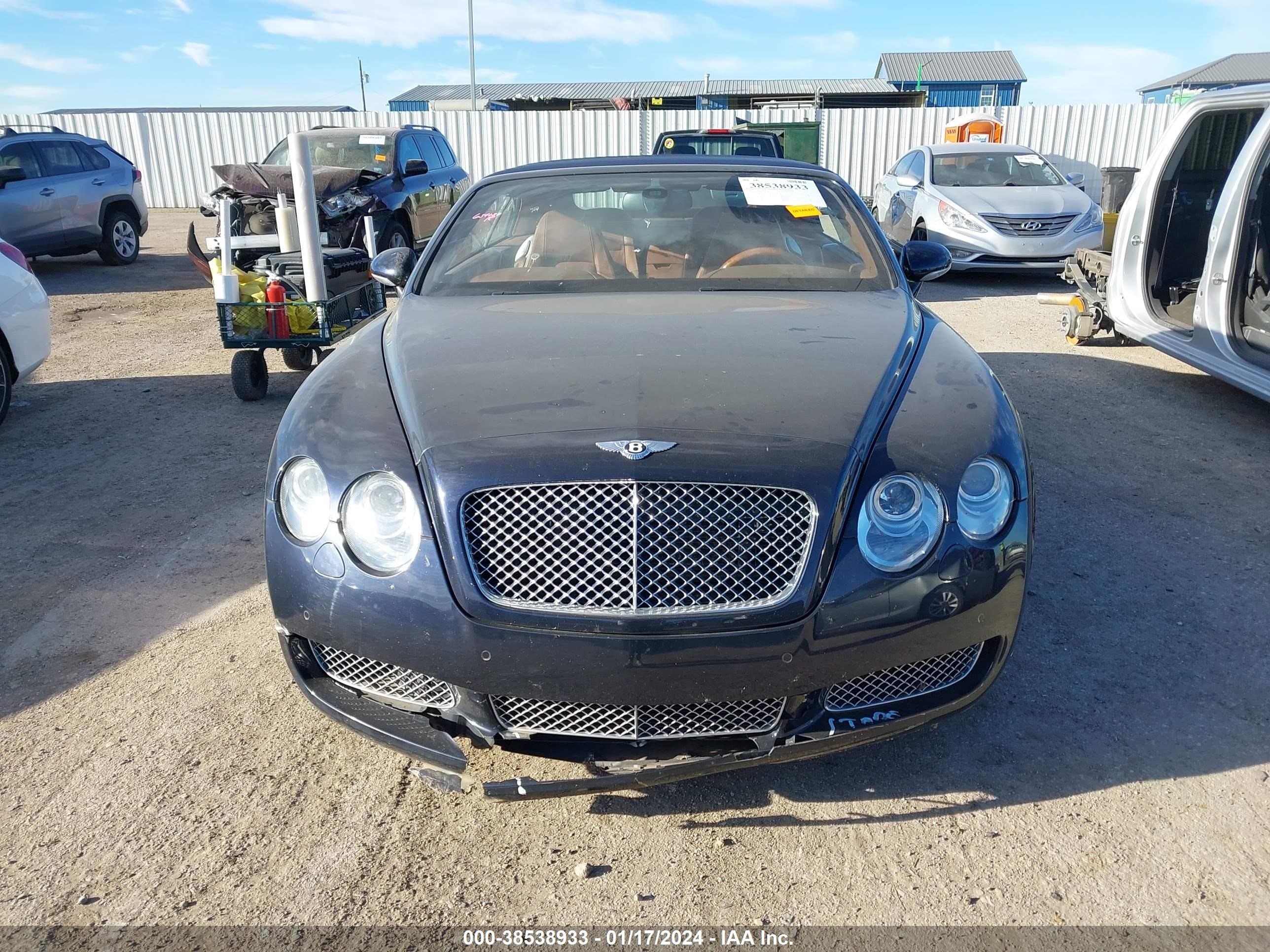 Photo 11 VIN: 2CBDR33W28C056317 - BENTLEY CONTINENTAL 