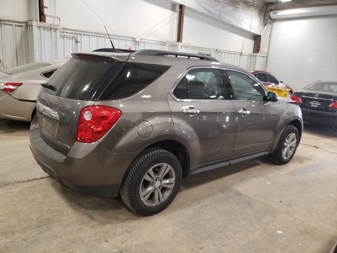 Photo 2 VIN: 2CNALDECXB6445972 - CHEVROLET EQUINOX 