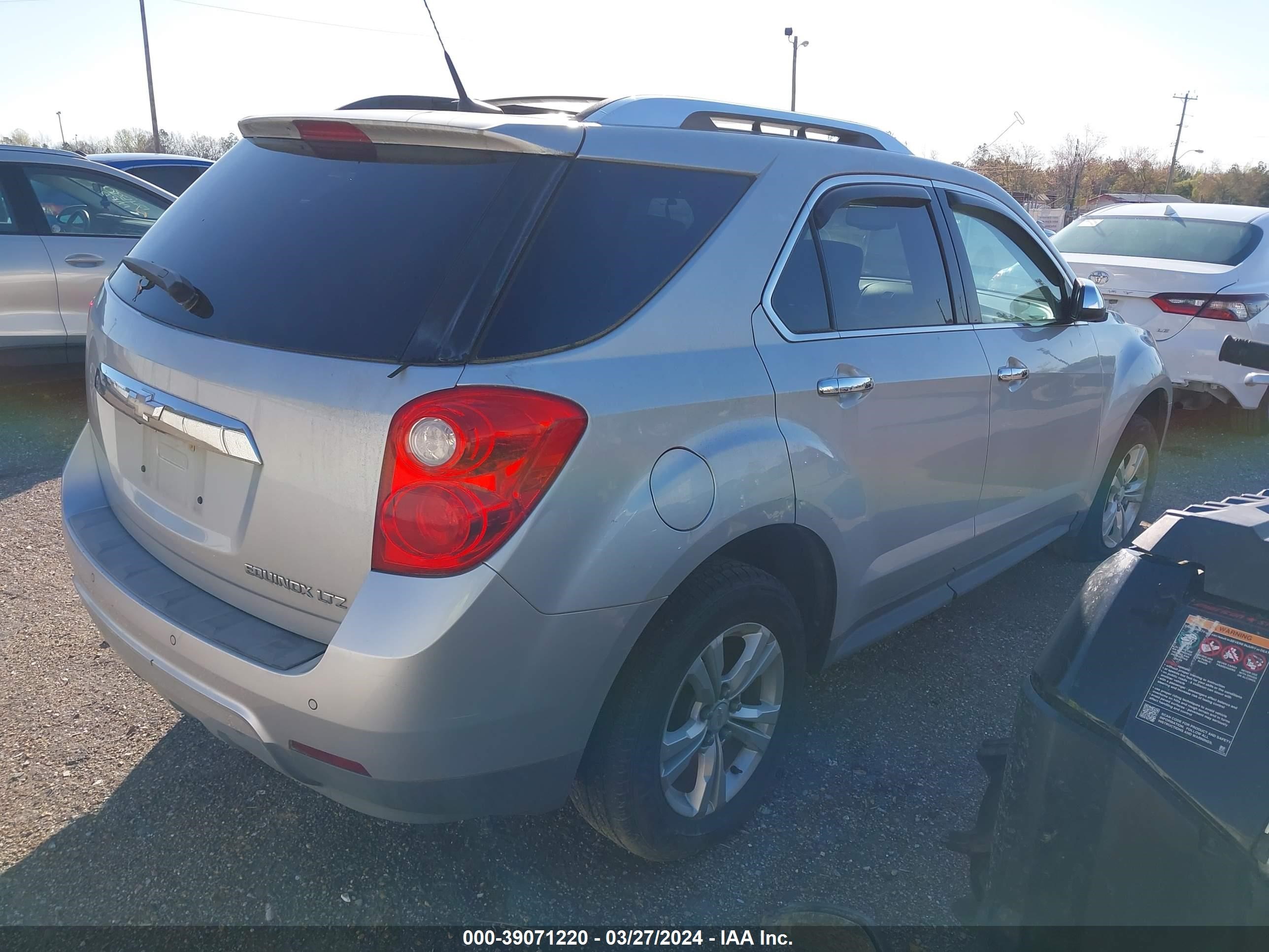 Photo 3 VIN: 2CNALFEW1A6261945 - CHEVROLET EQUINOX 