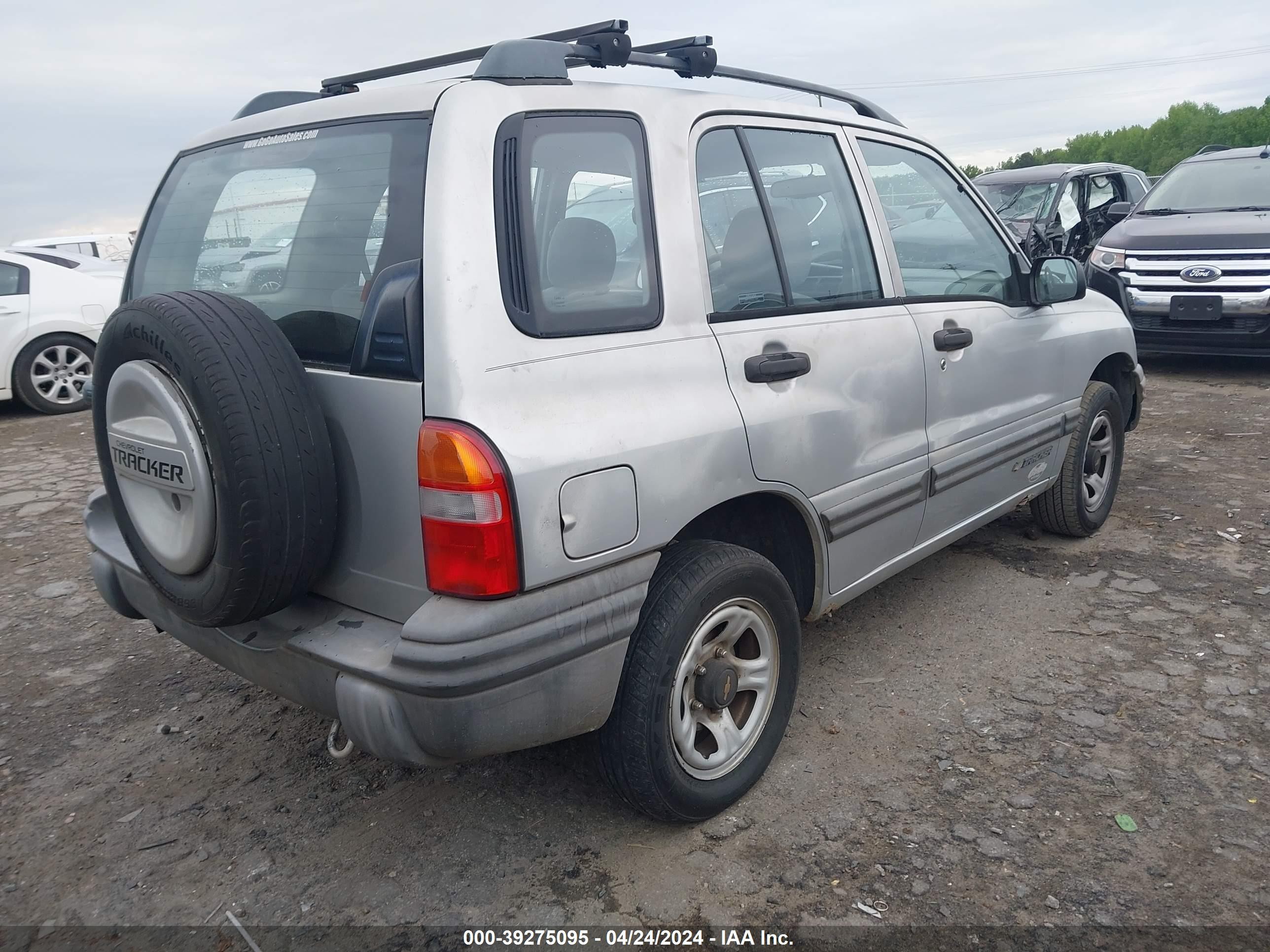 Photo 3 VIN: 2CNBE13C0Y6905651 - CHEVROLET TRACKER 