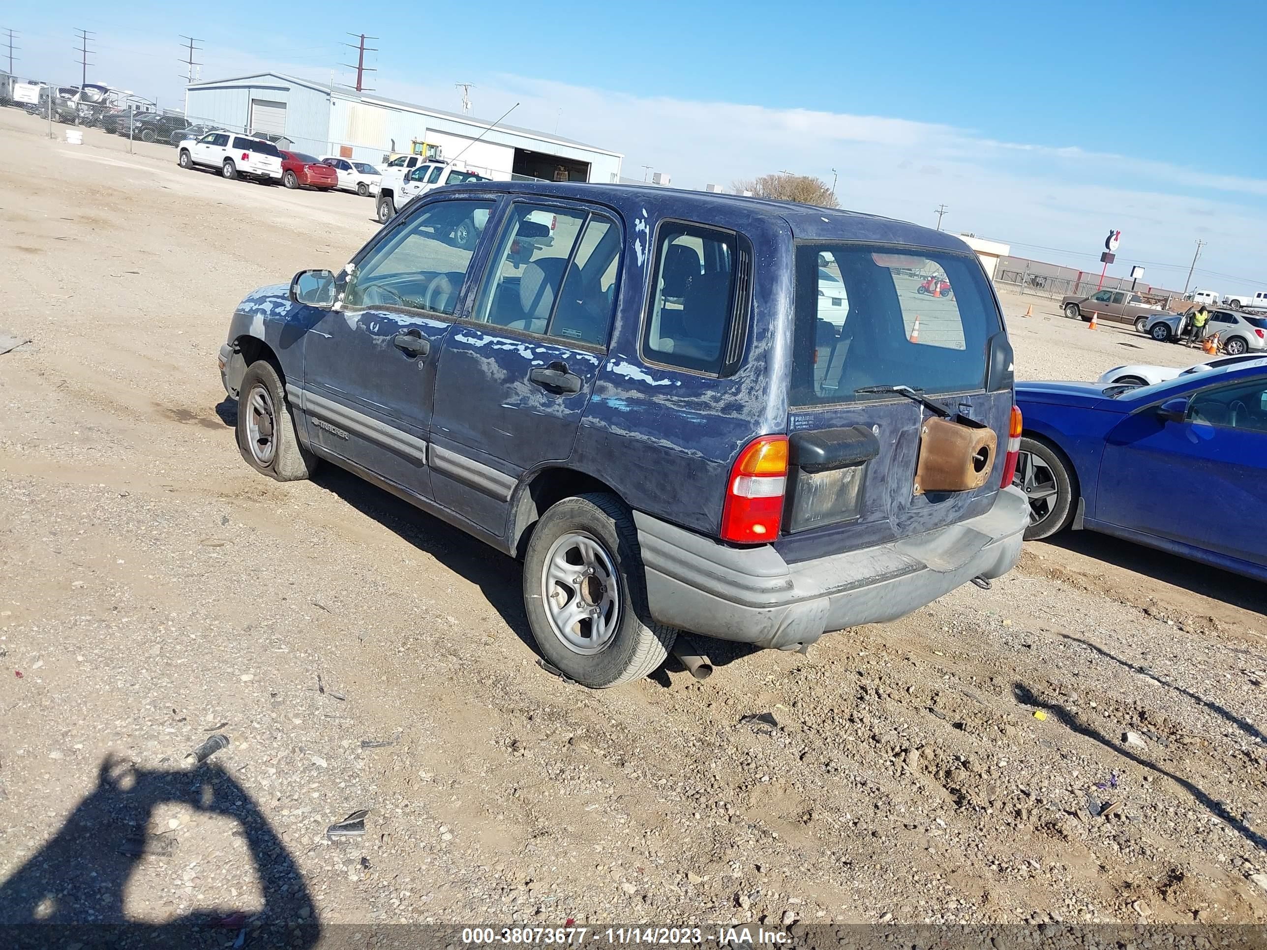 Photo 2 VIN: 2CNBE13C3Y6936019 - CHEVROLET TRACKER 