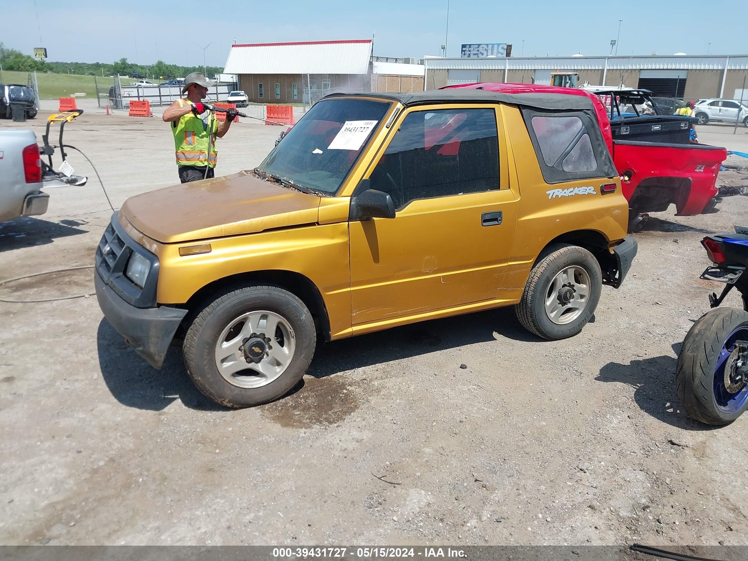 Photo 1 VIN: 2CNBE1863W6903005 - CHEVROLET TRACKER 