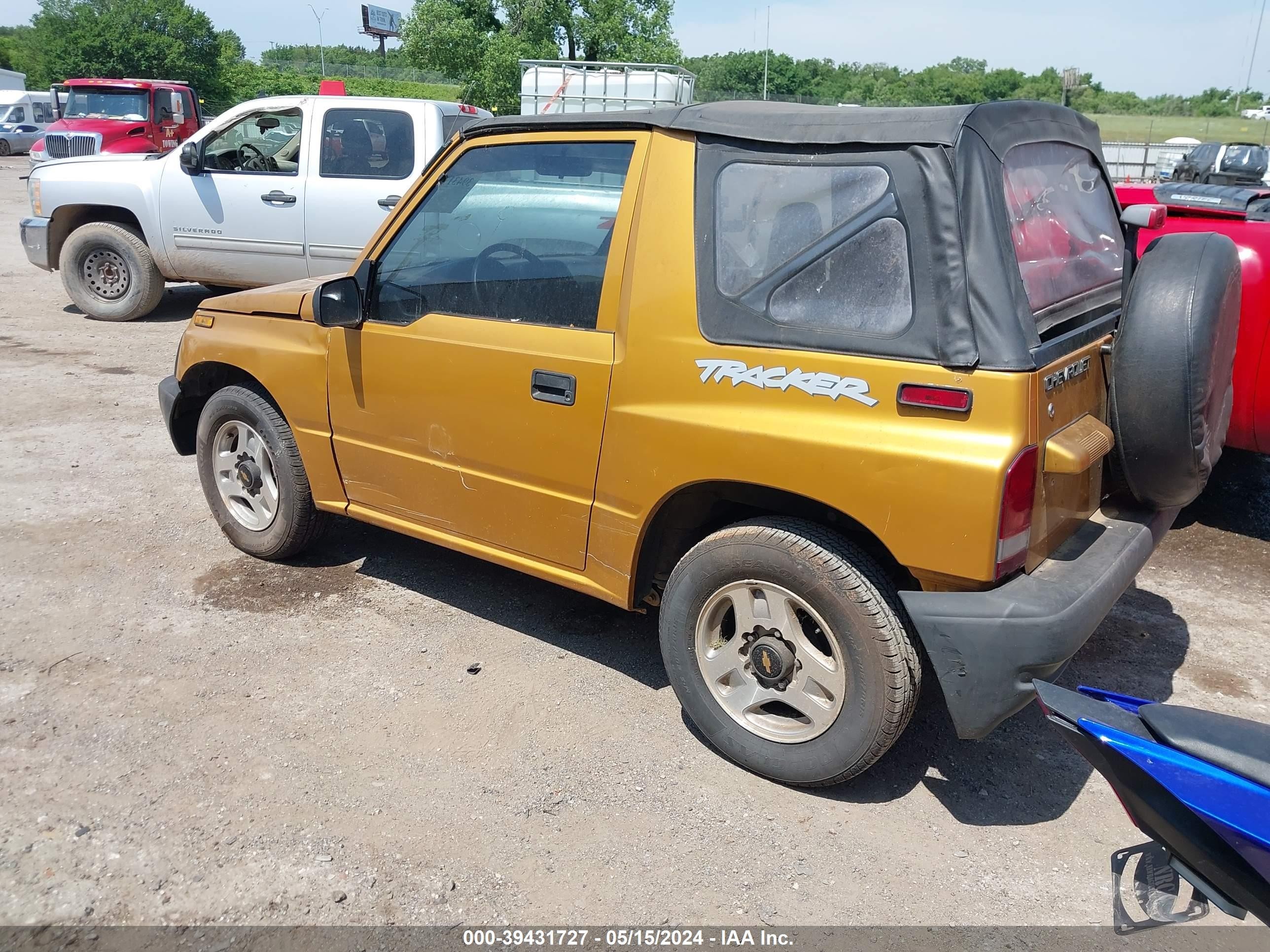 Photo 2 VIN: 2CNBE1863W6903005 - CHEVROLET TRACKER 