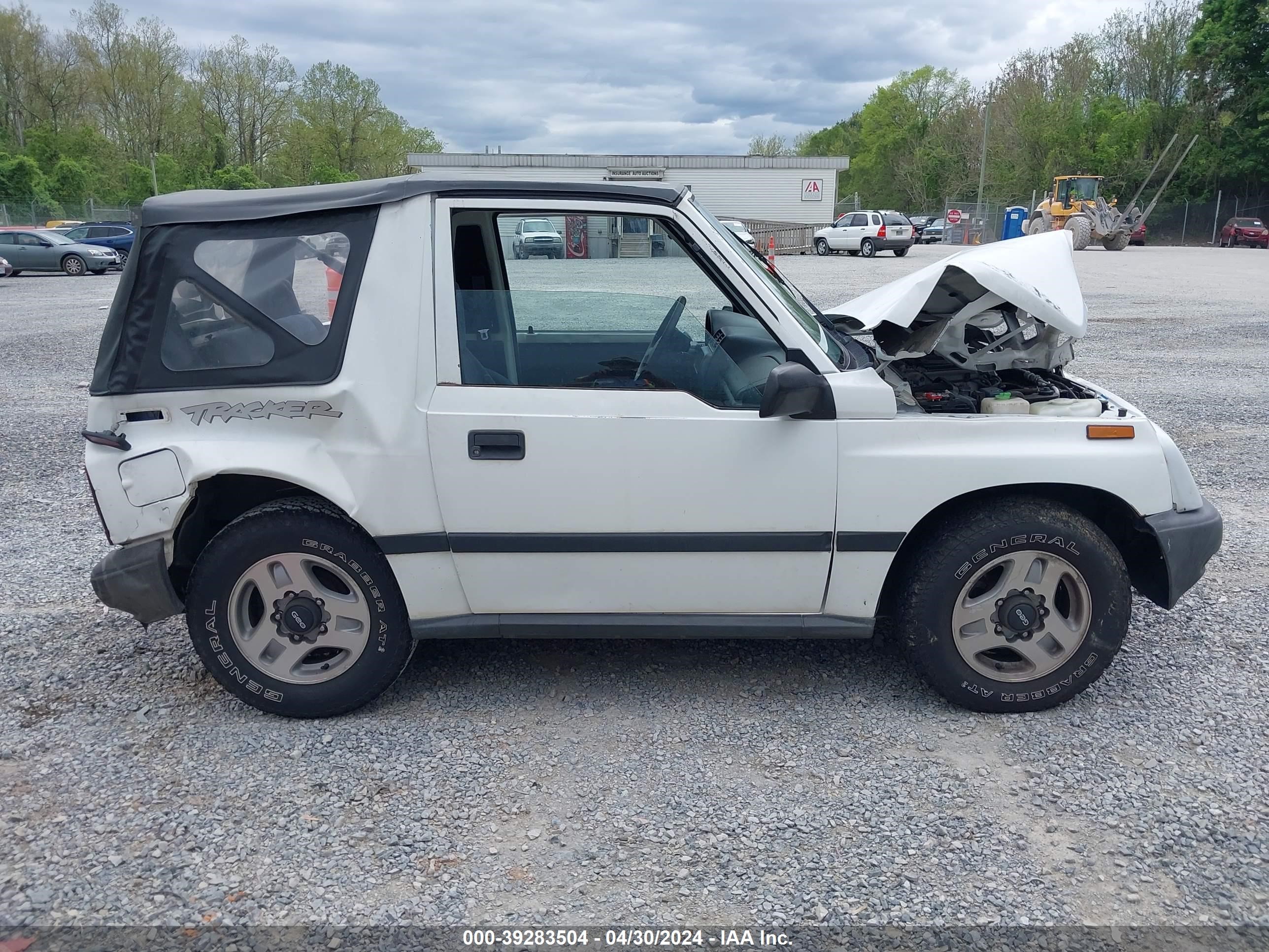 Photo 12 VIN: 2CNBE1864V6918689 - GEO TRACKER 