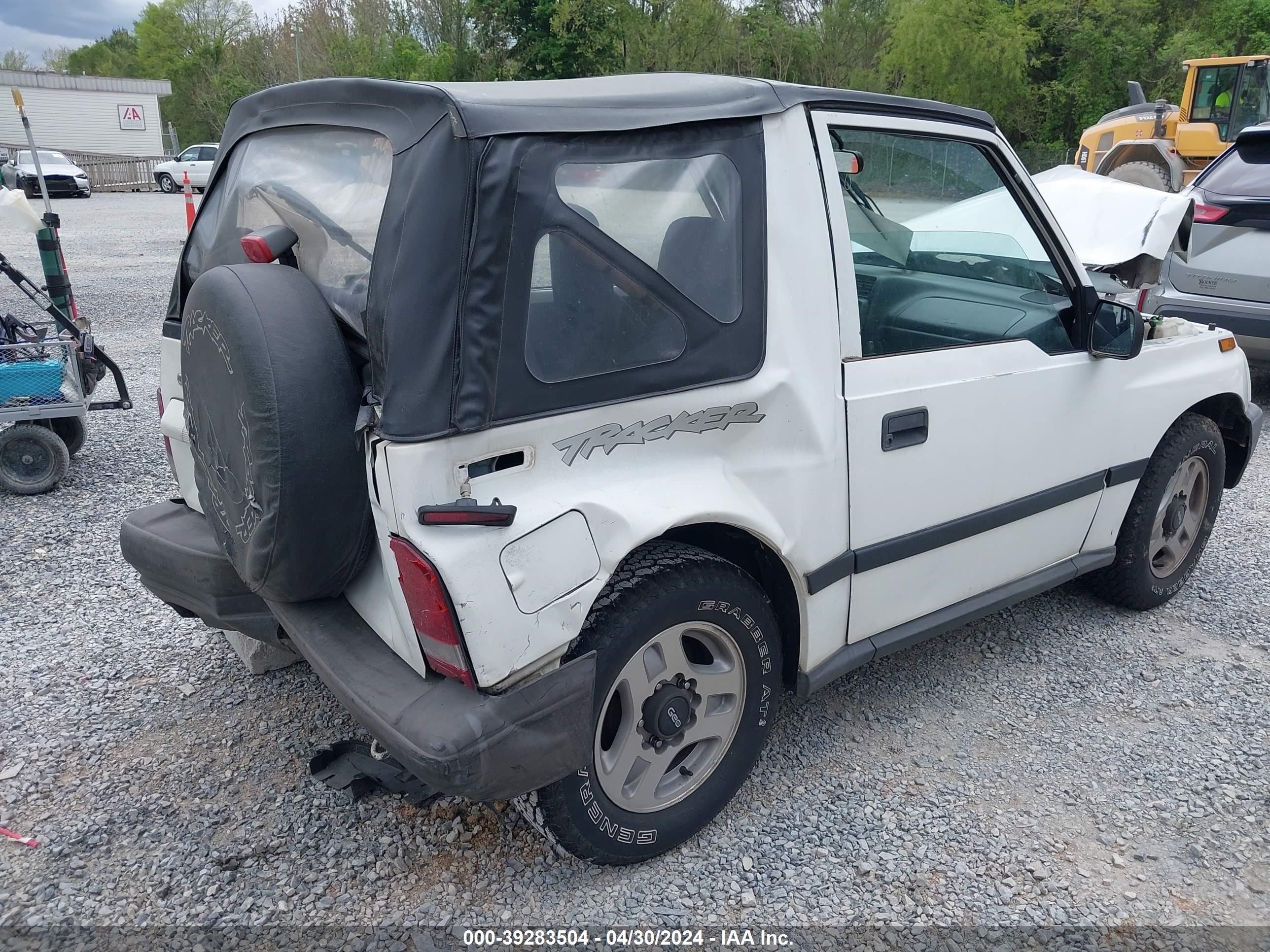 Photo 3 VIN: 2CNBE1864V6918689 - GEO TRACKER 