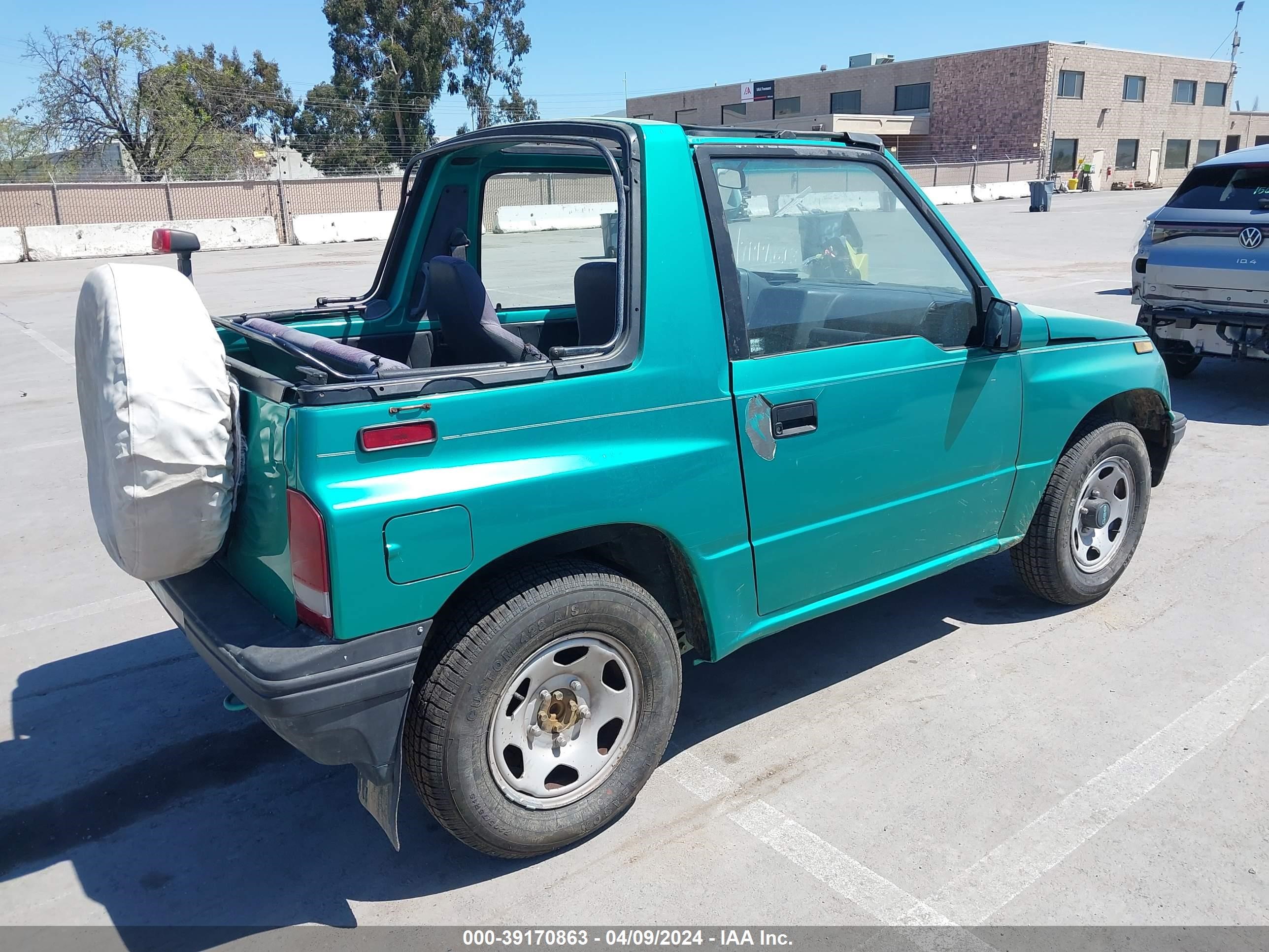 Photo 3 VIN: 2CNBE1866S6937904 - GEO TRACKER 