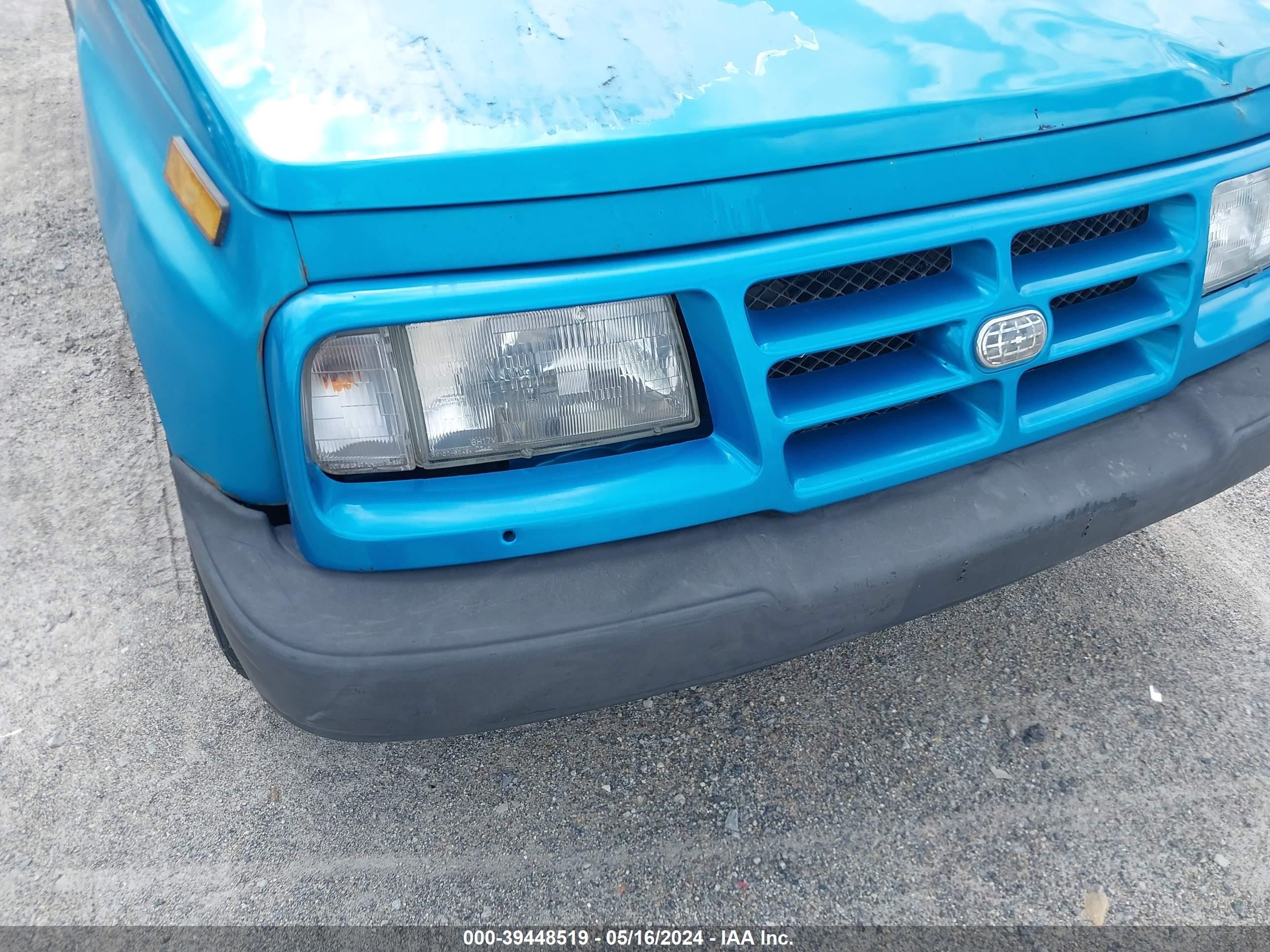 Photo 11 VIN: 2CNBE1866V6901909 - GEO TRACKER 