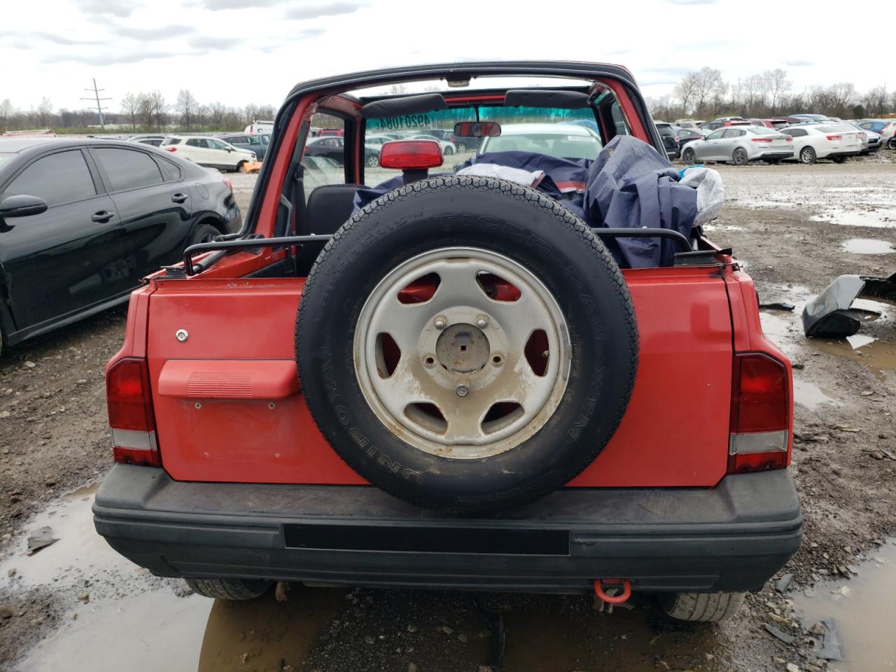 Photo 5 VIN: 2CNBE18U3S6947238 - GEO TRACKER 