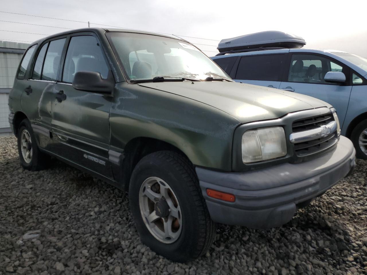 Photo 3 VIN: 2CNBJ13C0Y6913275 - CHEVROLET TRACKER 