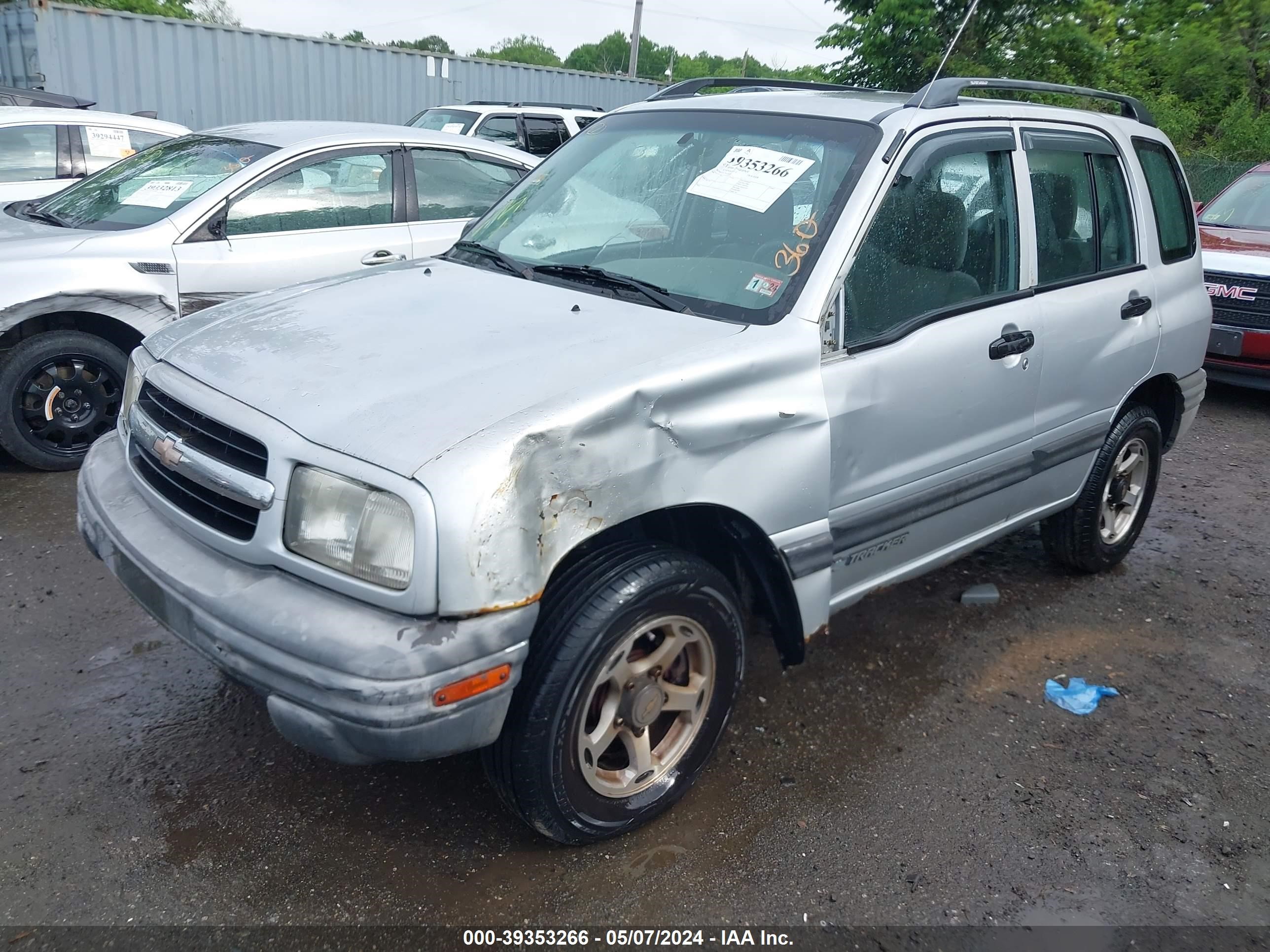 Photo 1 VIN: 2CNBJ13C1Y6945846 - CHEVROLET TRACKER 